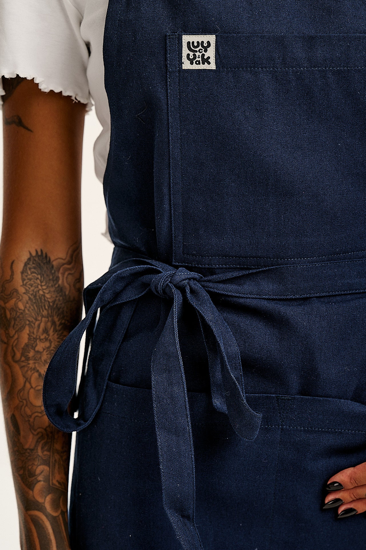 Ada - Midweight Cotton Apron in Navy Blue - Image 4