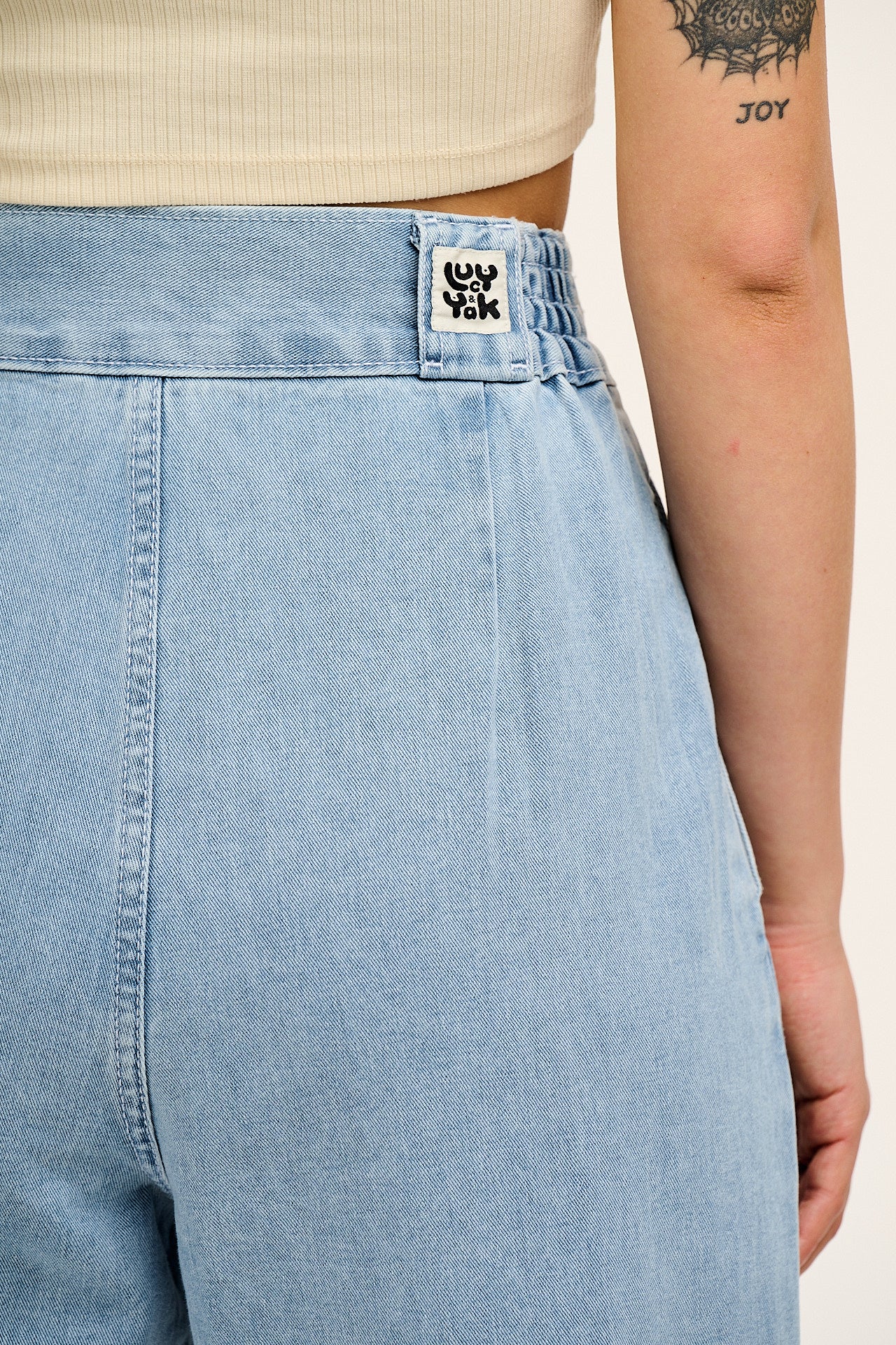 Addison - Denim Jeans in Light Wash Blue - Image 7