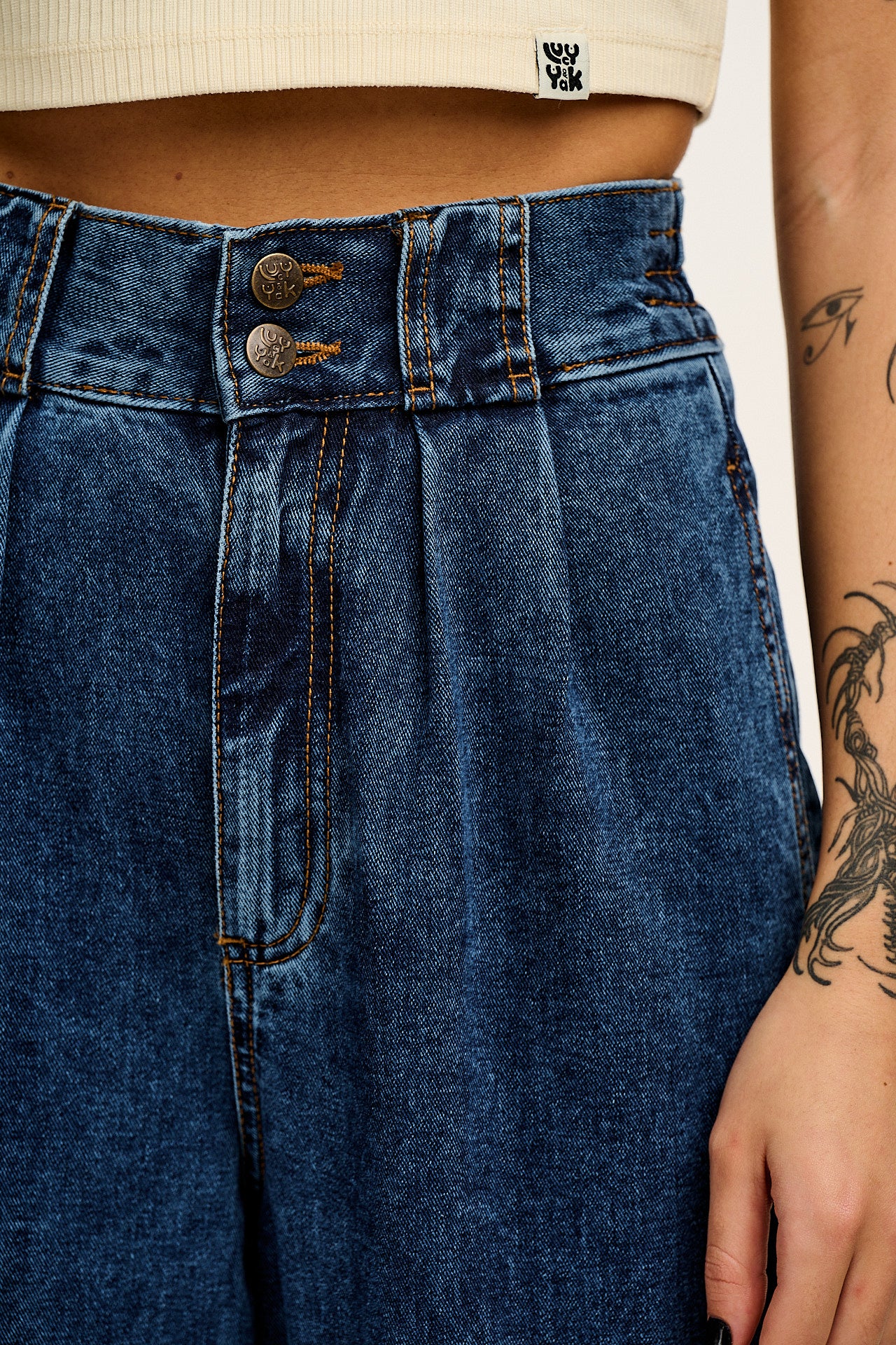Addison - Denim Jeans in Mid Wash Blue - Image 3