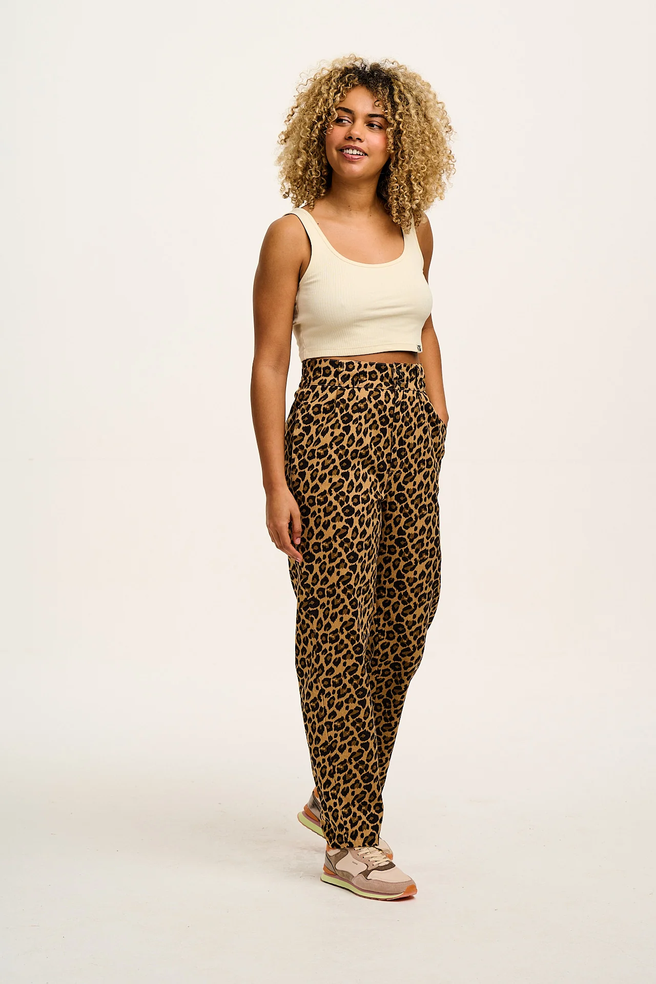 Addison - Cotton Jeans in Leopard Print - Image 4