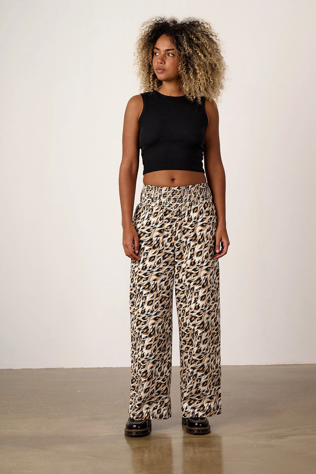 Alex - Wide Leg Cotton Trousers in Leo Swirl