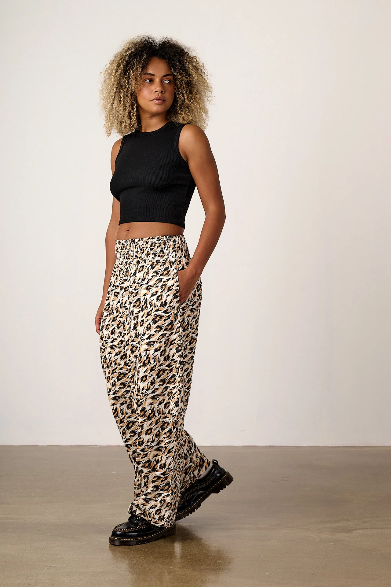 Alex - Wide Leg Cotton Trousers in Leo Swirl - Image 5