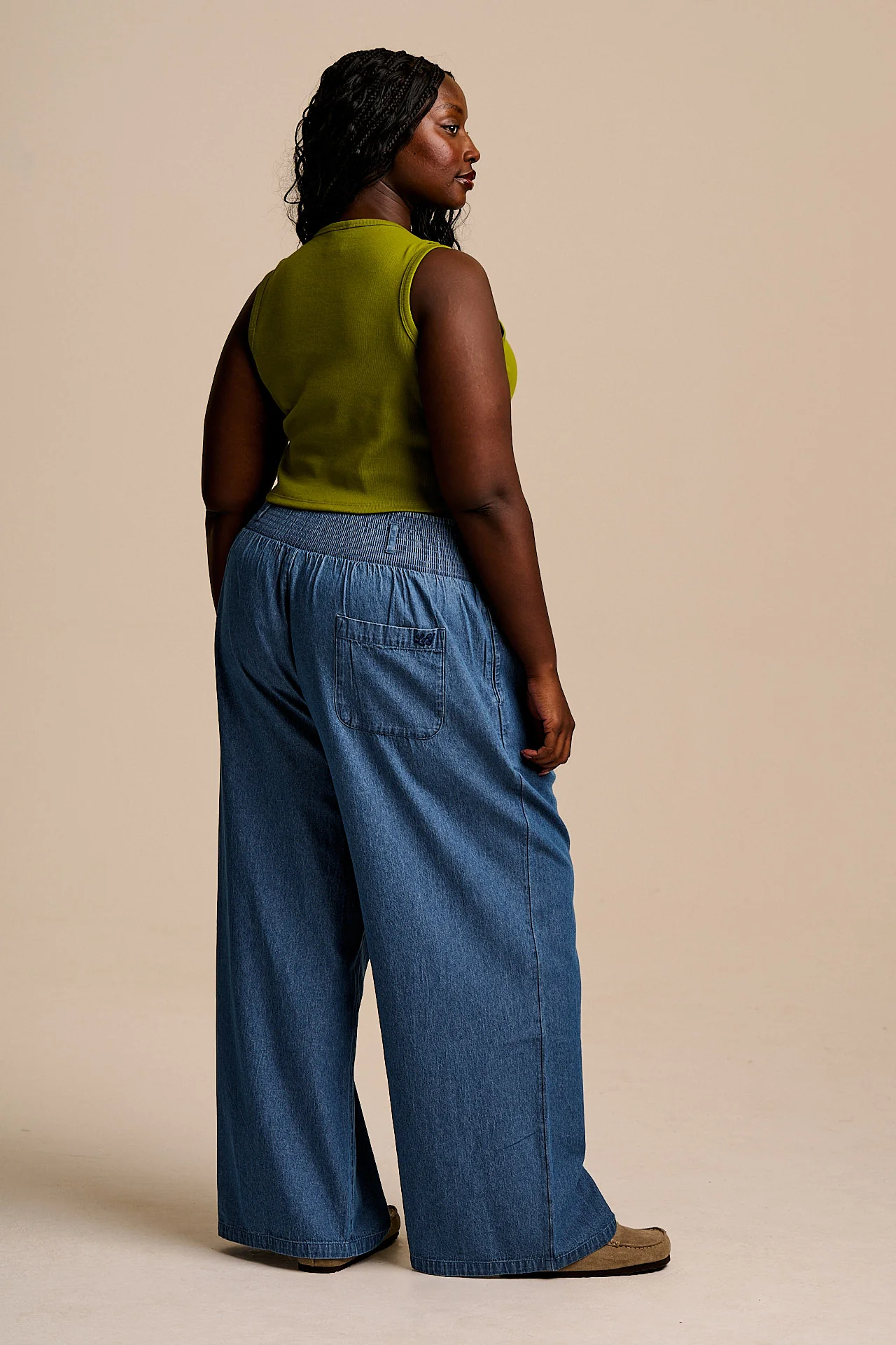 Alex - Wide Leg Cotton Trousers in Mid Wash Blue - Image 6