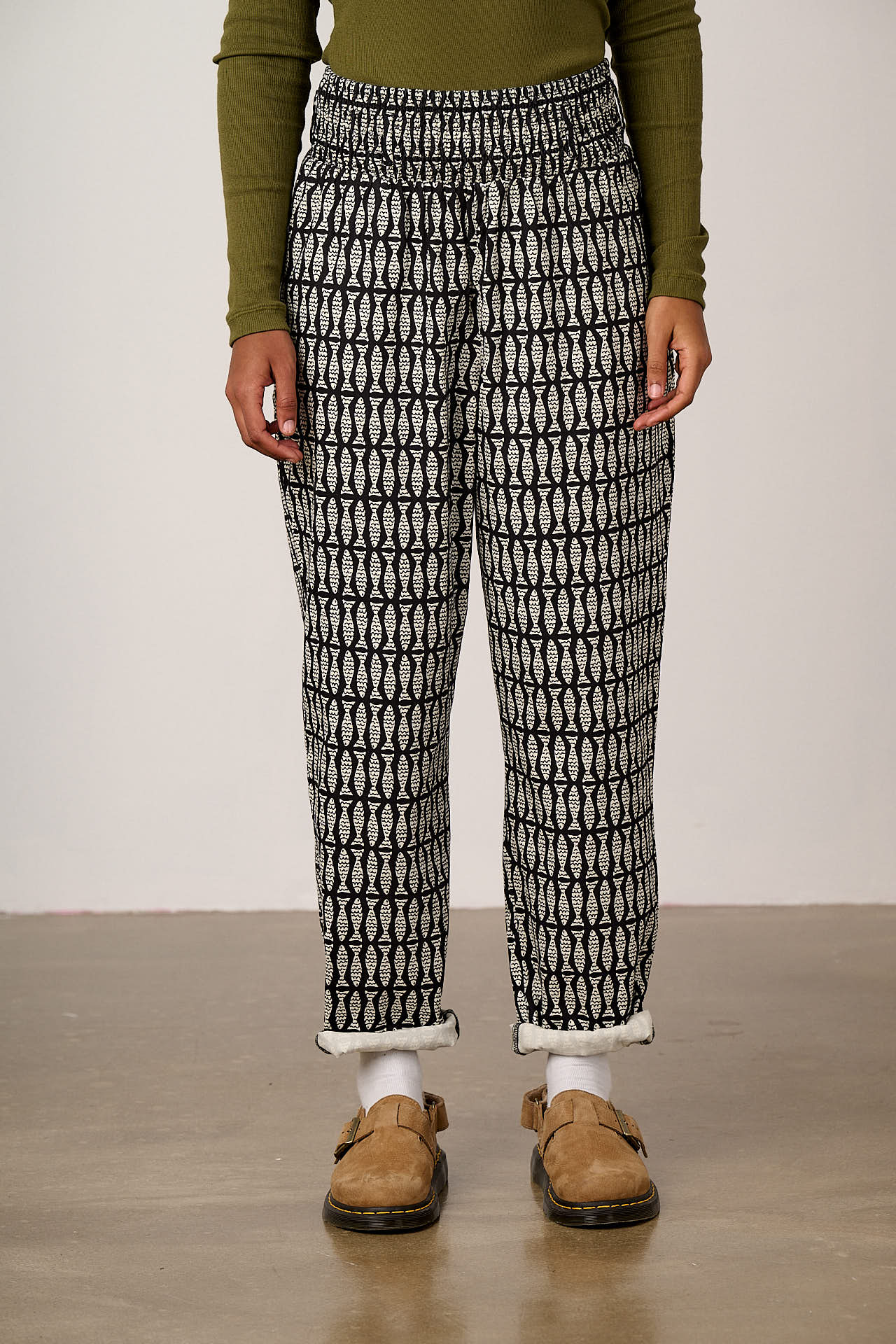 Alexa - Cotton Trousers in Black & White Minnow Print - Image 3