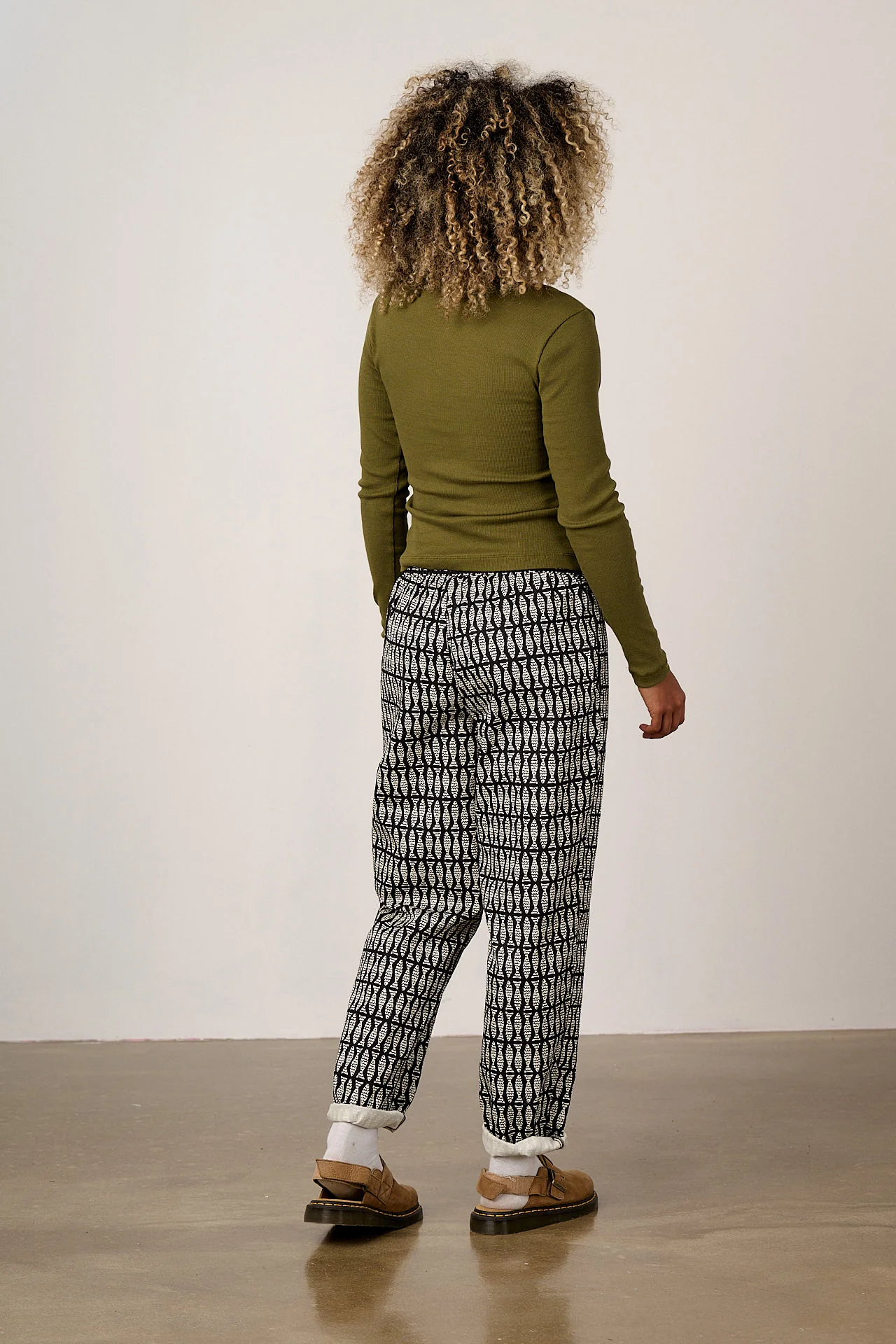 Alexa - Cotton Trousers in Black & White Minnow Print - Image 5