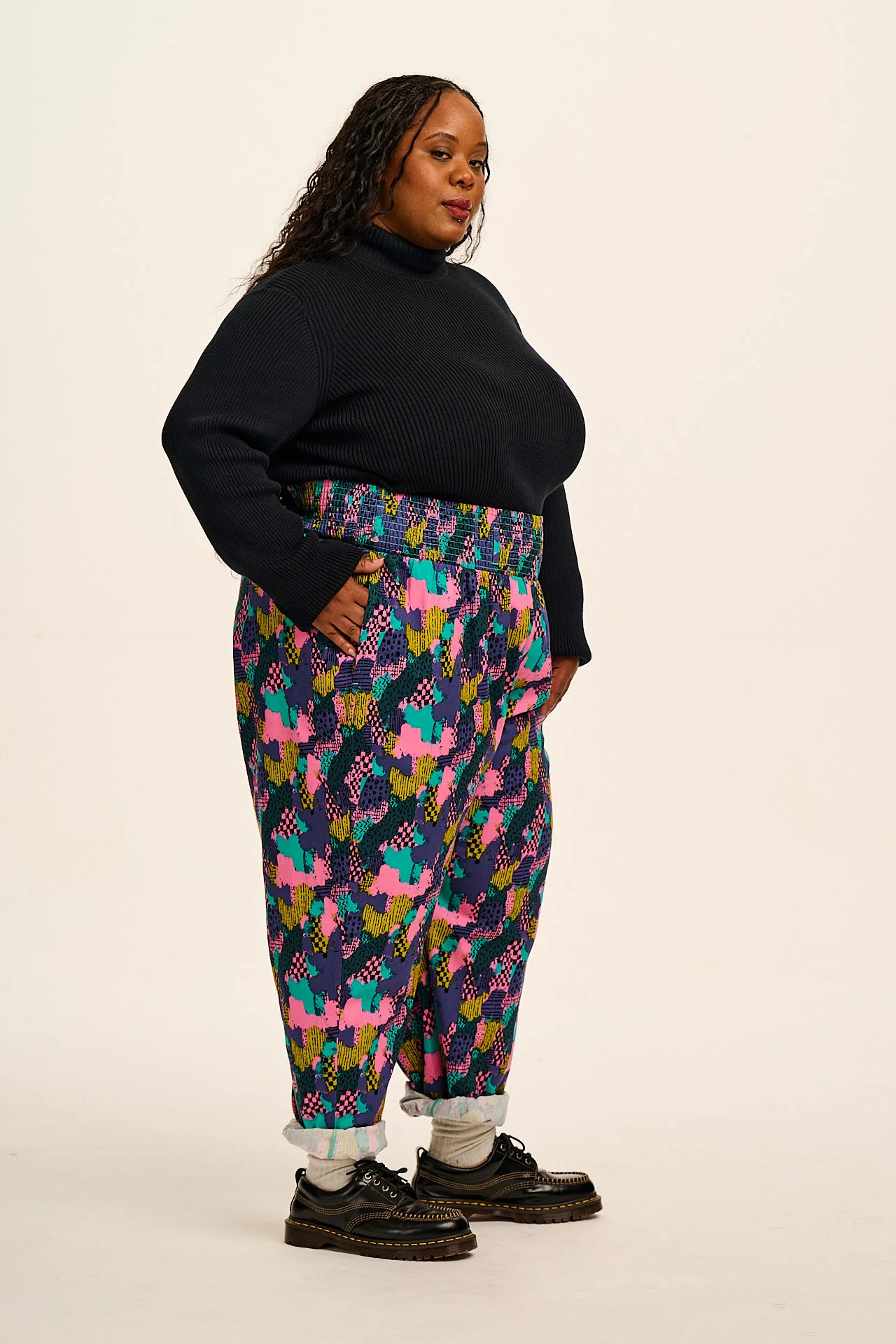 Alexa - Cotton Trousers in Make Your Mark - Image 8
