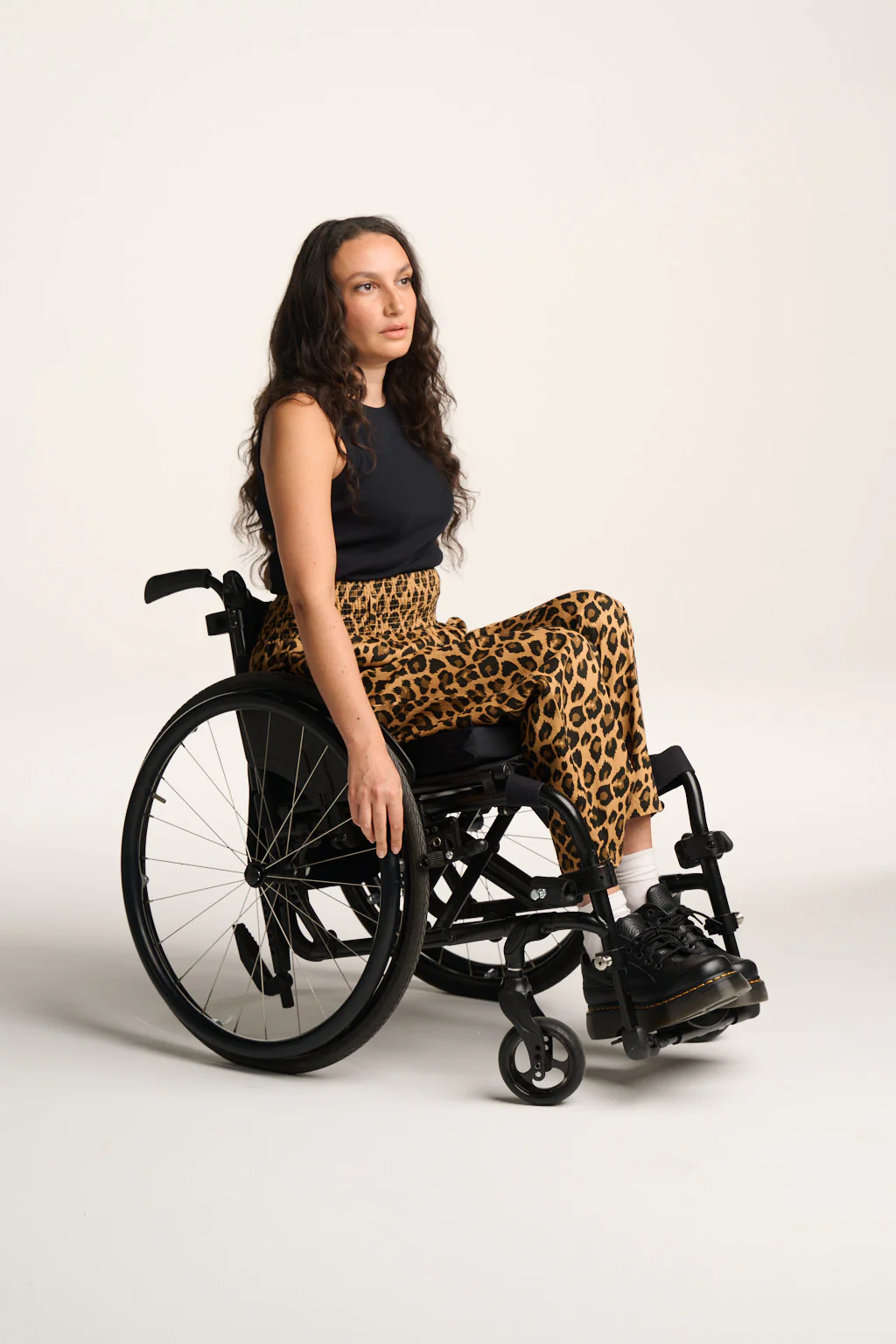 Alexa - Cotton Trousers in Leopard Print - Image 2