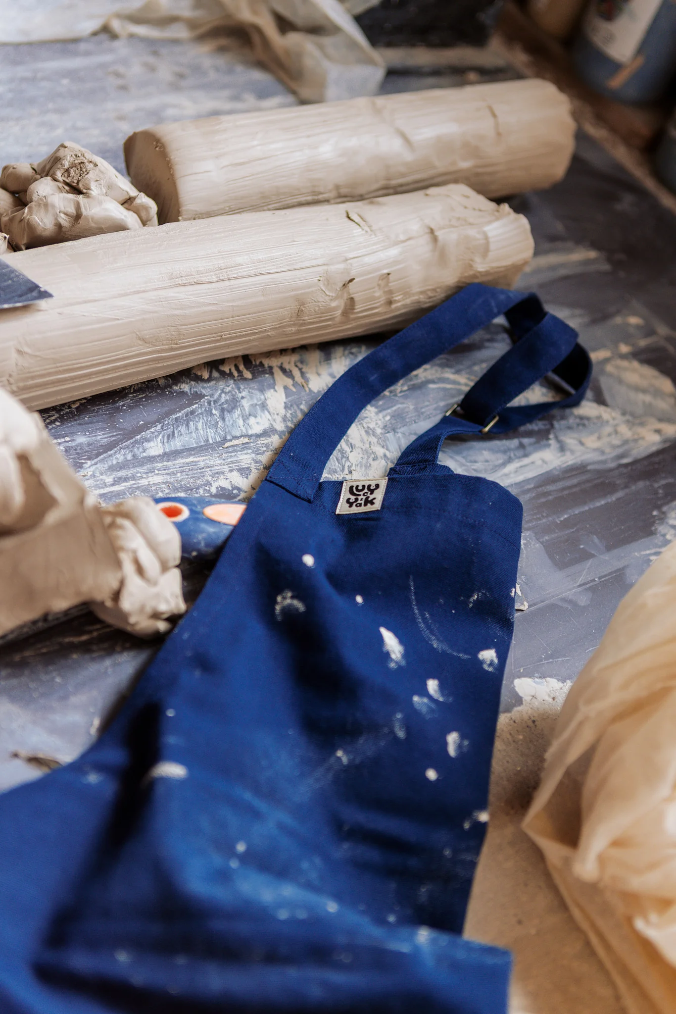 Amaia - Midweight Cotton Apron in Navy - Image 3