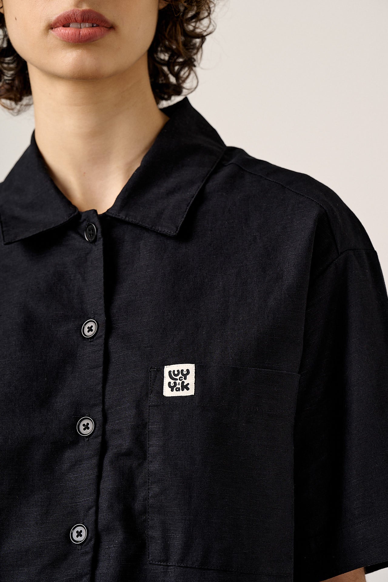 Archer - Cotton & Linen Shirt in Black - Image 2
