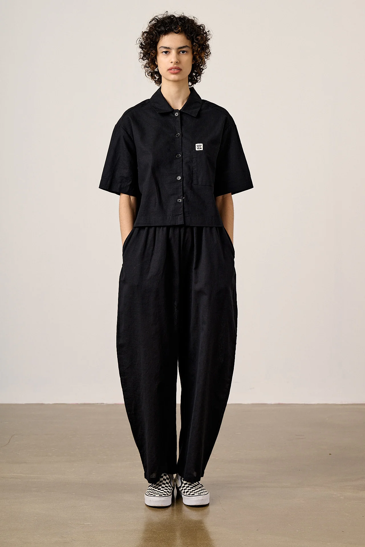 Archer - Cotton & Linen Shirt in Black - Image 3