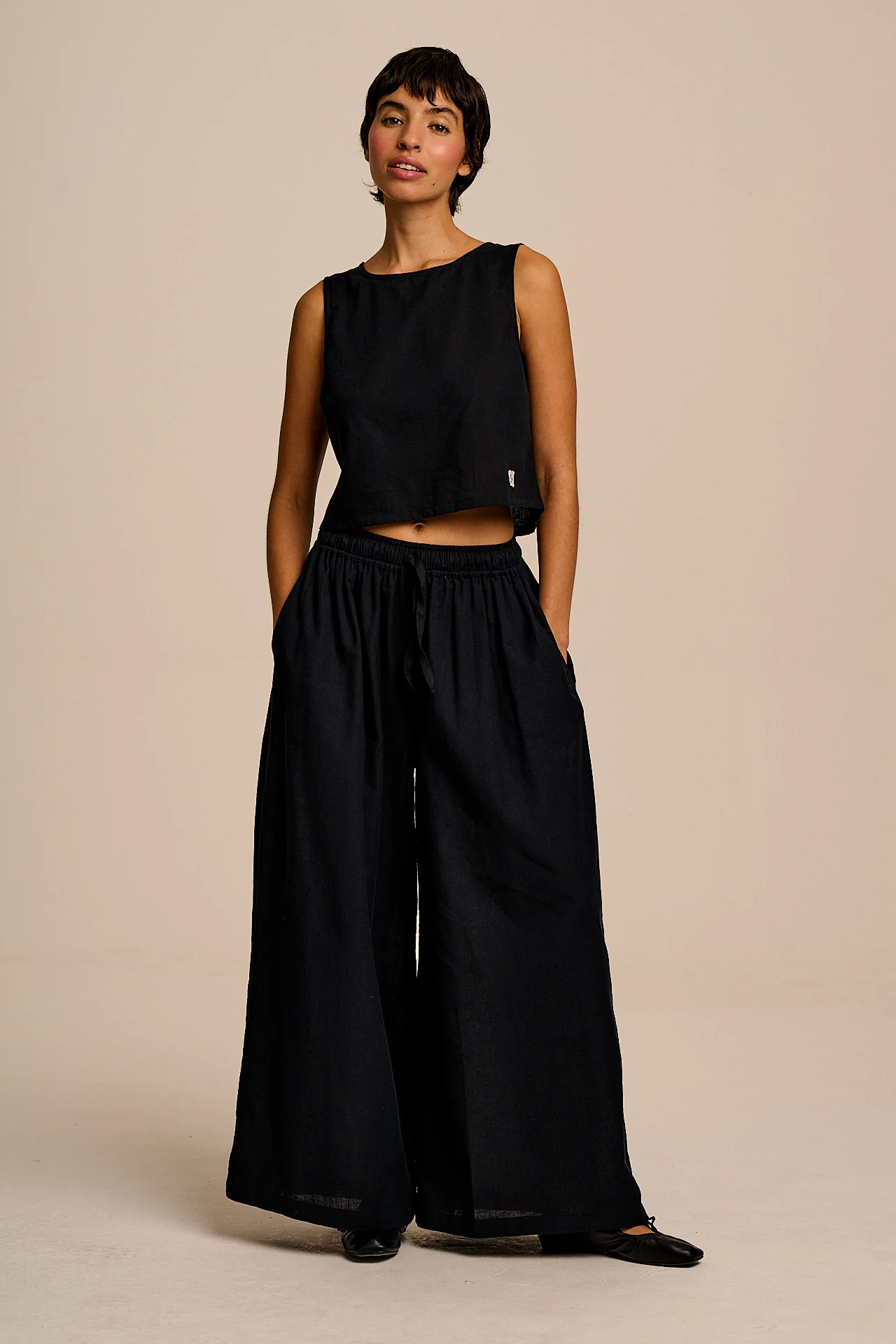 Arden - Cotton & Linen Shell Top in Black - Image 6