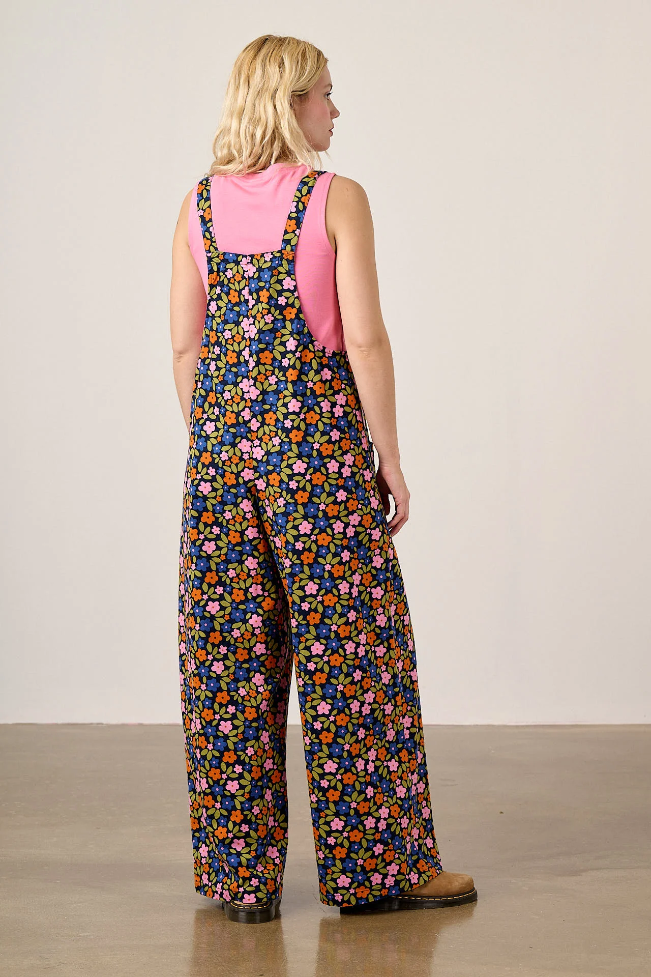 Arlo - Cotton Wide Leg Dungarees in Navy Floral - Image 4