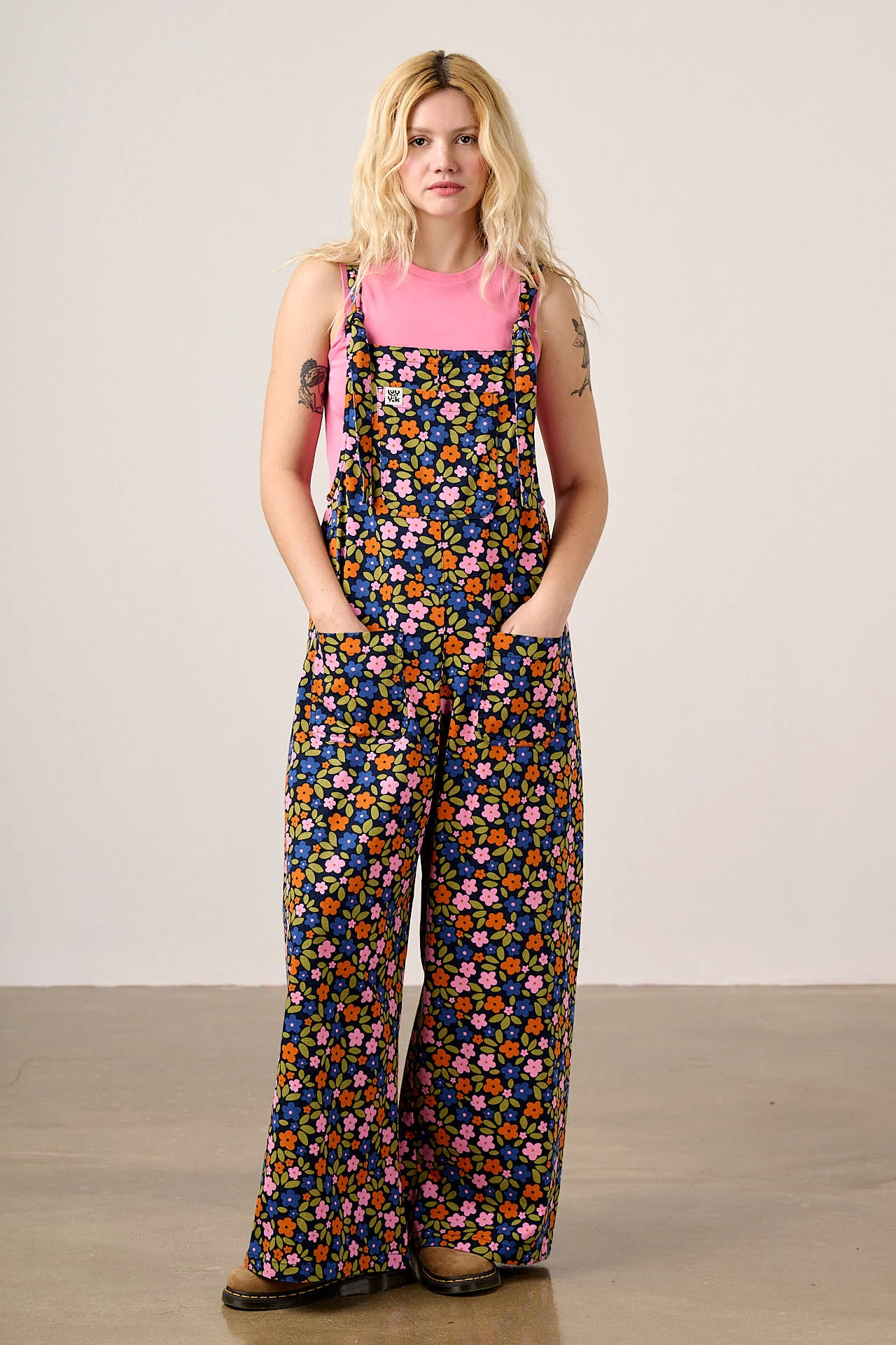 Arlo - Cotton Wide Leg Dungarees in Navy Floral - Image 5