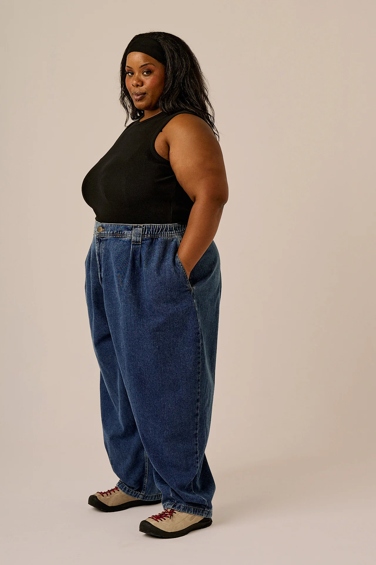 Ashby - Denim Barrel Leg Jeans in Mid Wash - Image 8