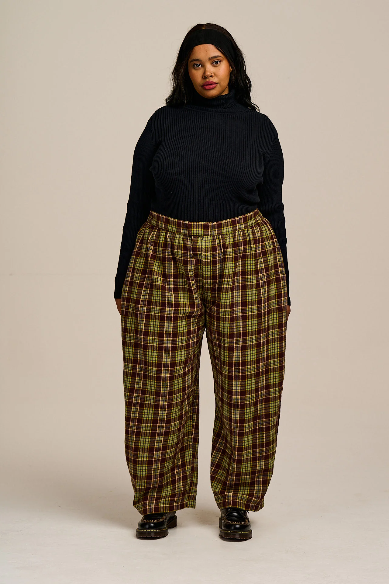 Beau - Barrel Leg Brushed Cotton Trousers in Winter Tartan - Image 2