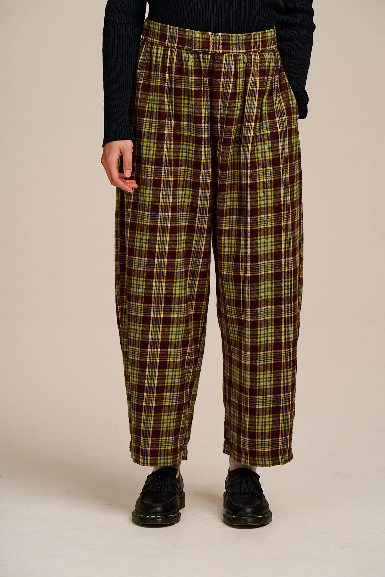 Beau - Barrel Leg Brushed Cotton Trousers in Winter Tartan - Image 4