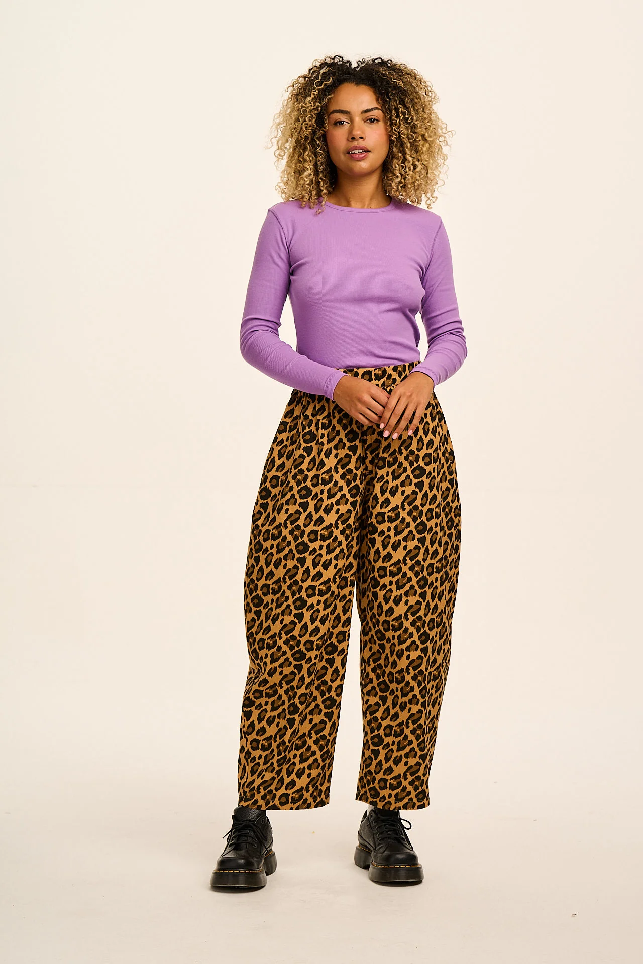 Beau - Barrel Leg Cotton Trousers in Leopard Print - Image 5