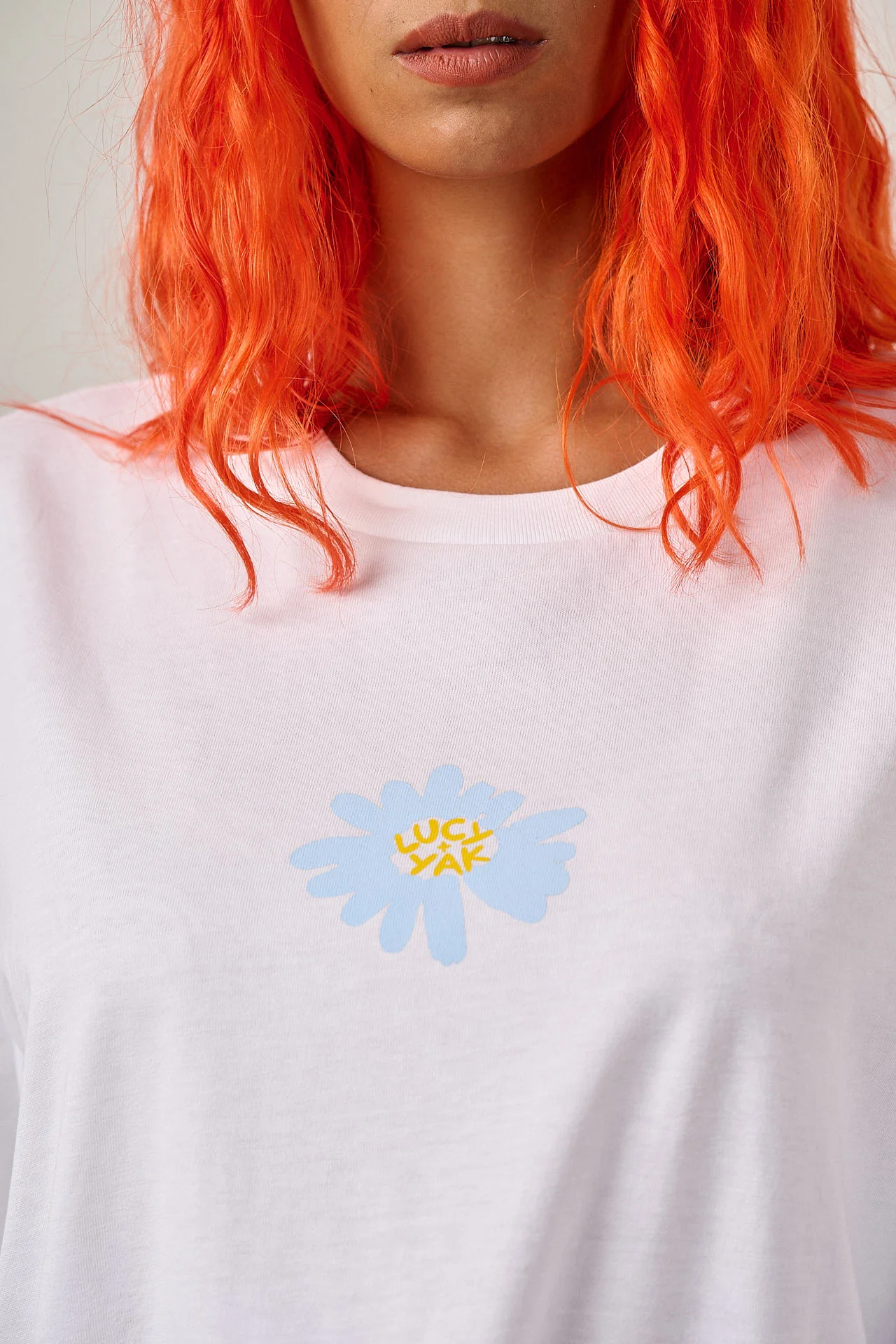 Benny - Oversized Cotton T-Shirt in White Hazy Lazy Daisy Print - Image 3