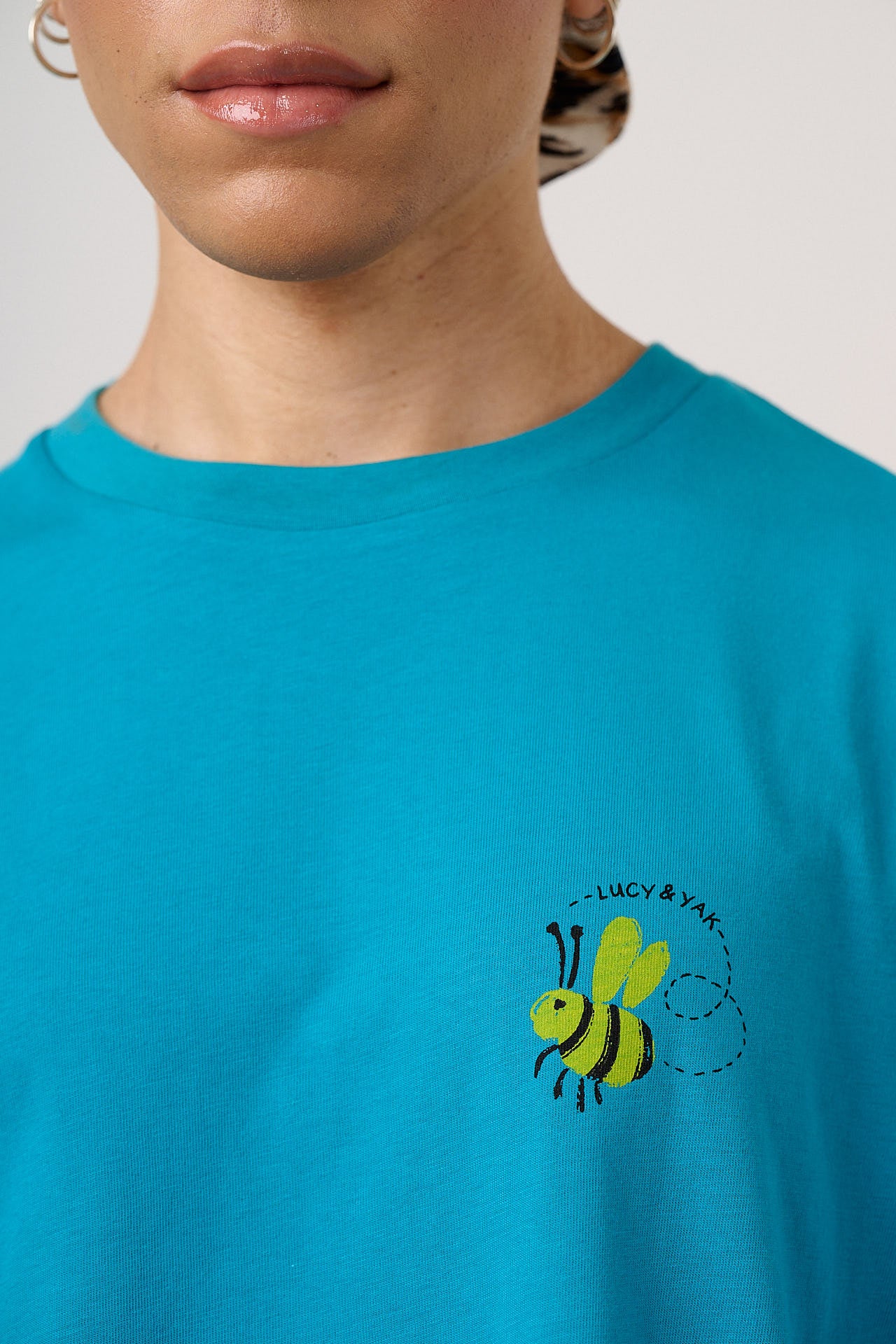 Benny - Oversized Cotton T-Shirt in Blue Flower Tile Print - Image 3