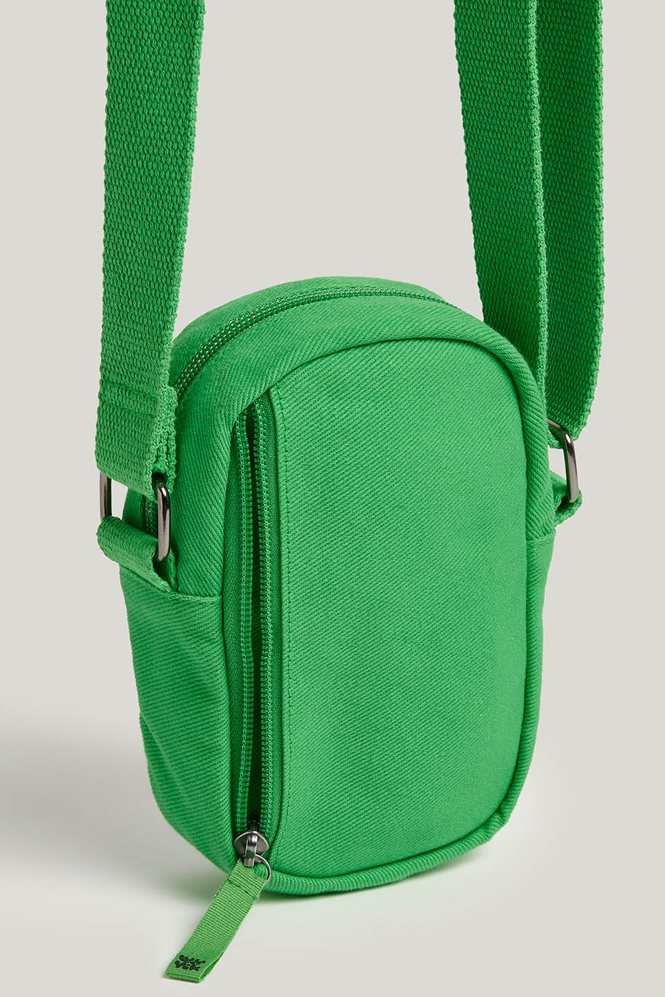 Brady - Cotton Crossbody Bag in Kelly Green - Image 4