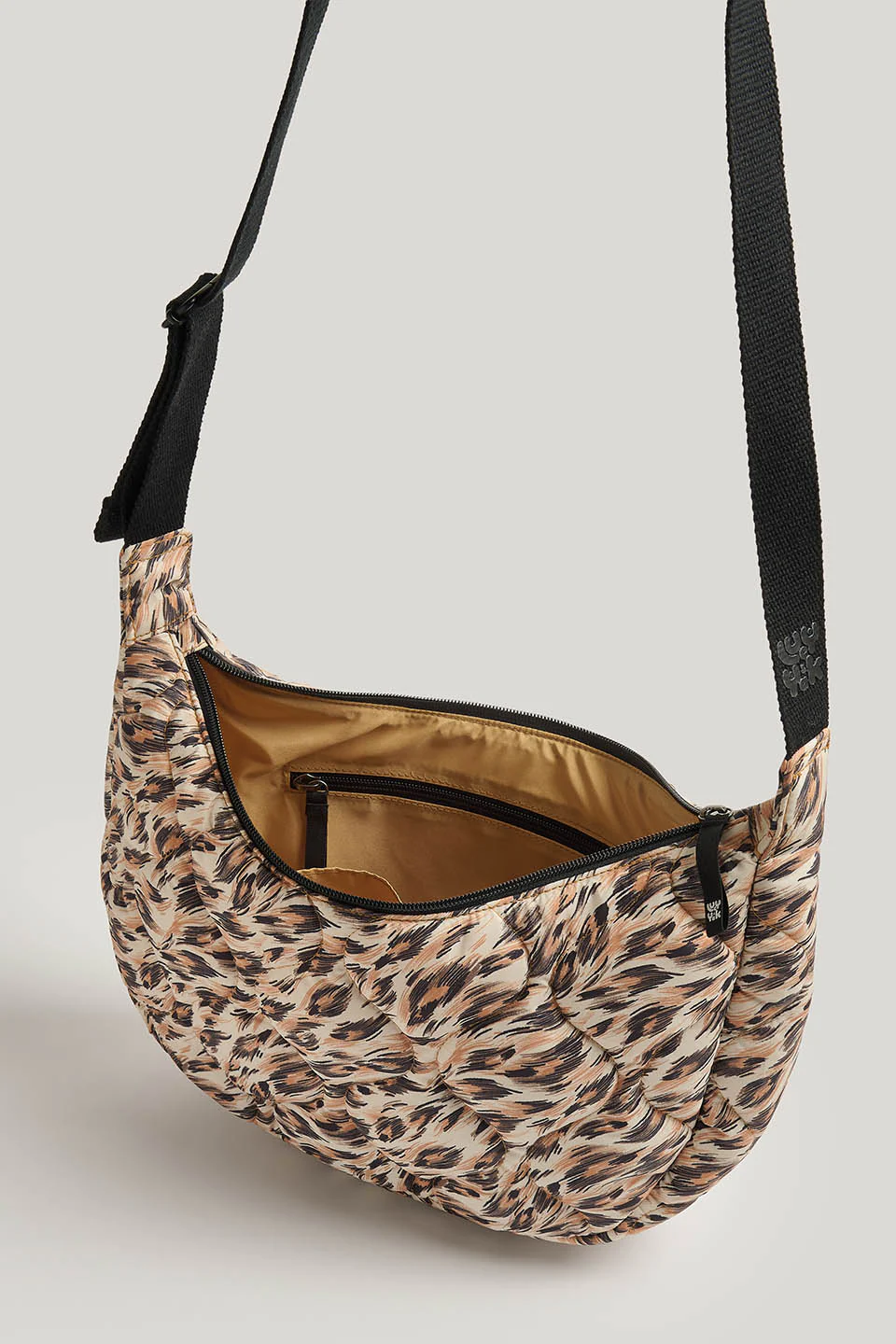 Bryony - Crossbody Bag in Leo Swirl - Image 3