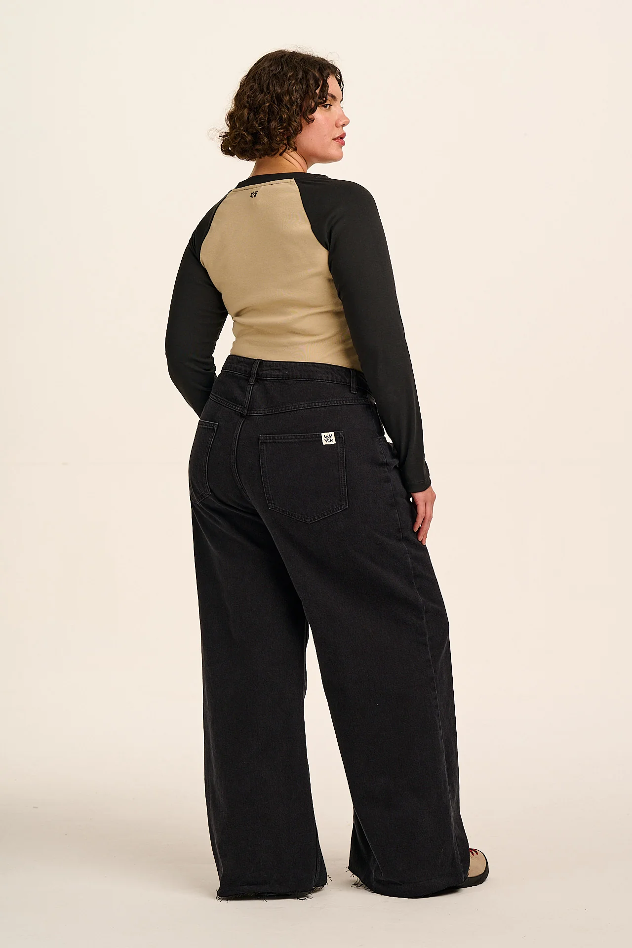 Carter - High Waisted Denim Jeans in Washed Black - Image 6