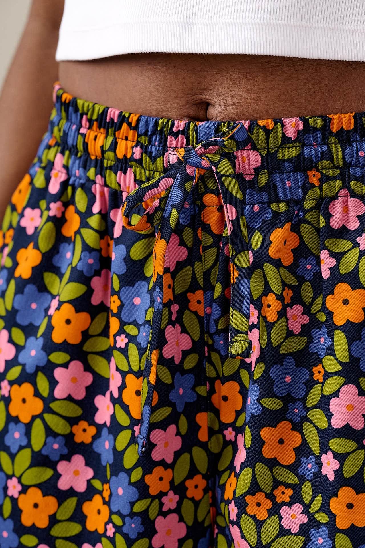 Charlie - Cotton Beach Shorts in Navy Floral - Image 6