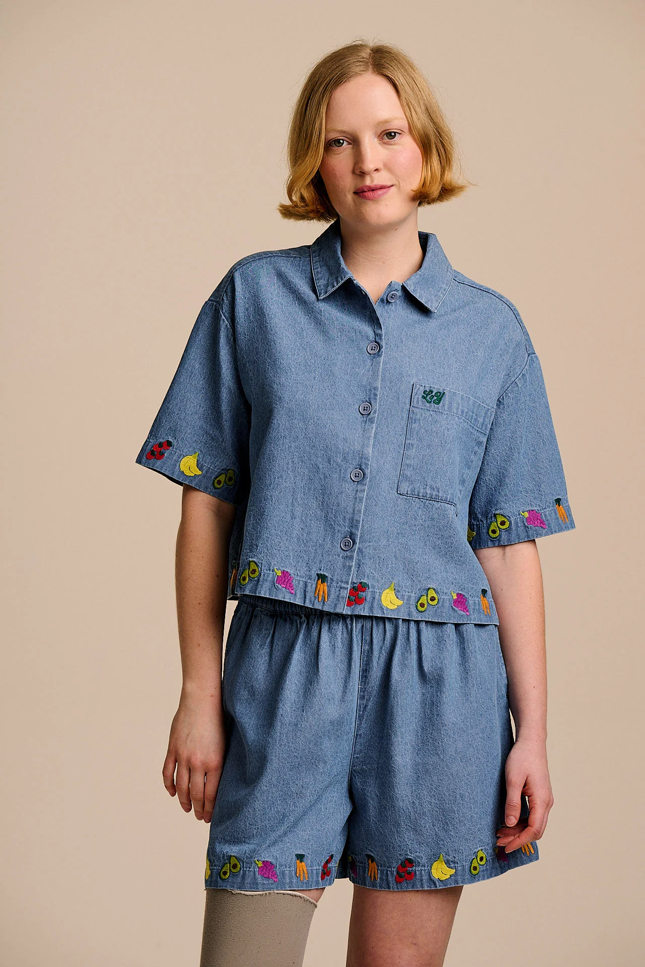 Charlie - Cotton Shorts in Light Blue with Veg Embroidery - Image 4