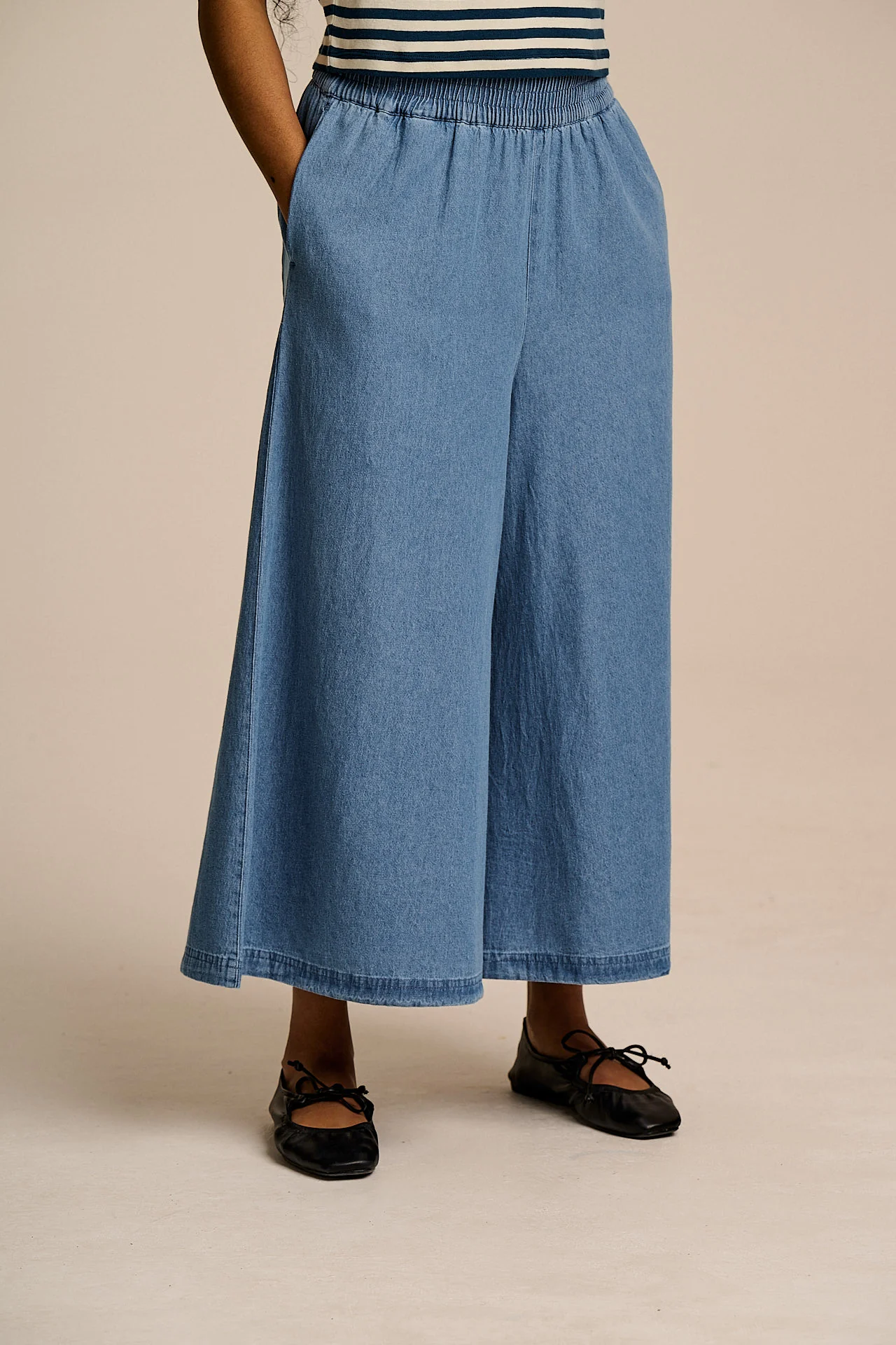 Chase - Cotton Culotte Trousers in Light Blue - Image 3