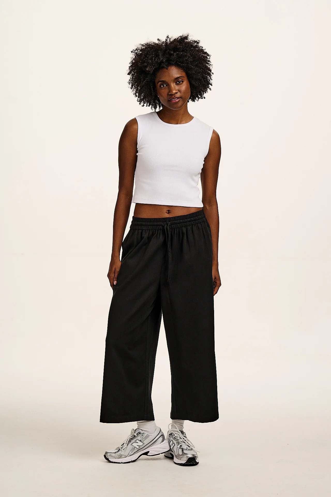 Chuck - Wide Leg Cotton Trousers in Black - Image 3