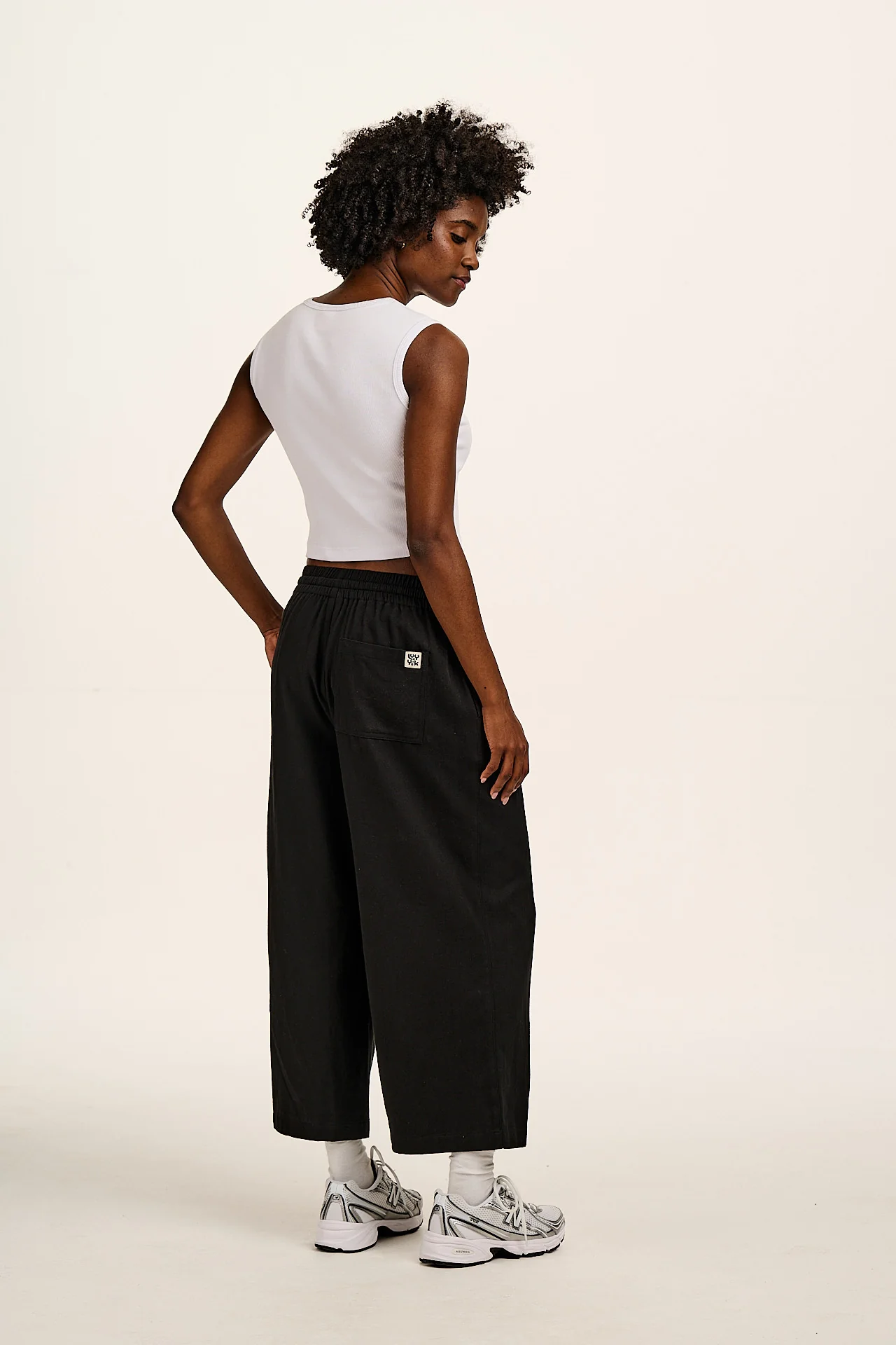 Chuck - Wide Leg Cotton Trousers in Black - Image 5