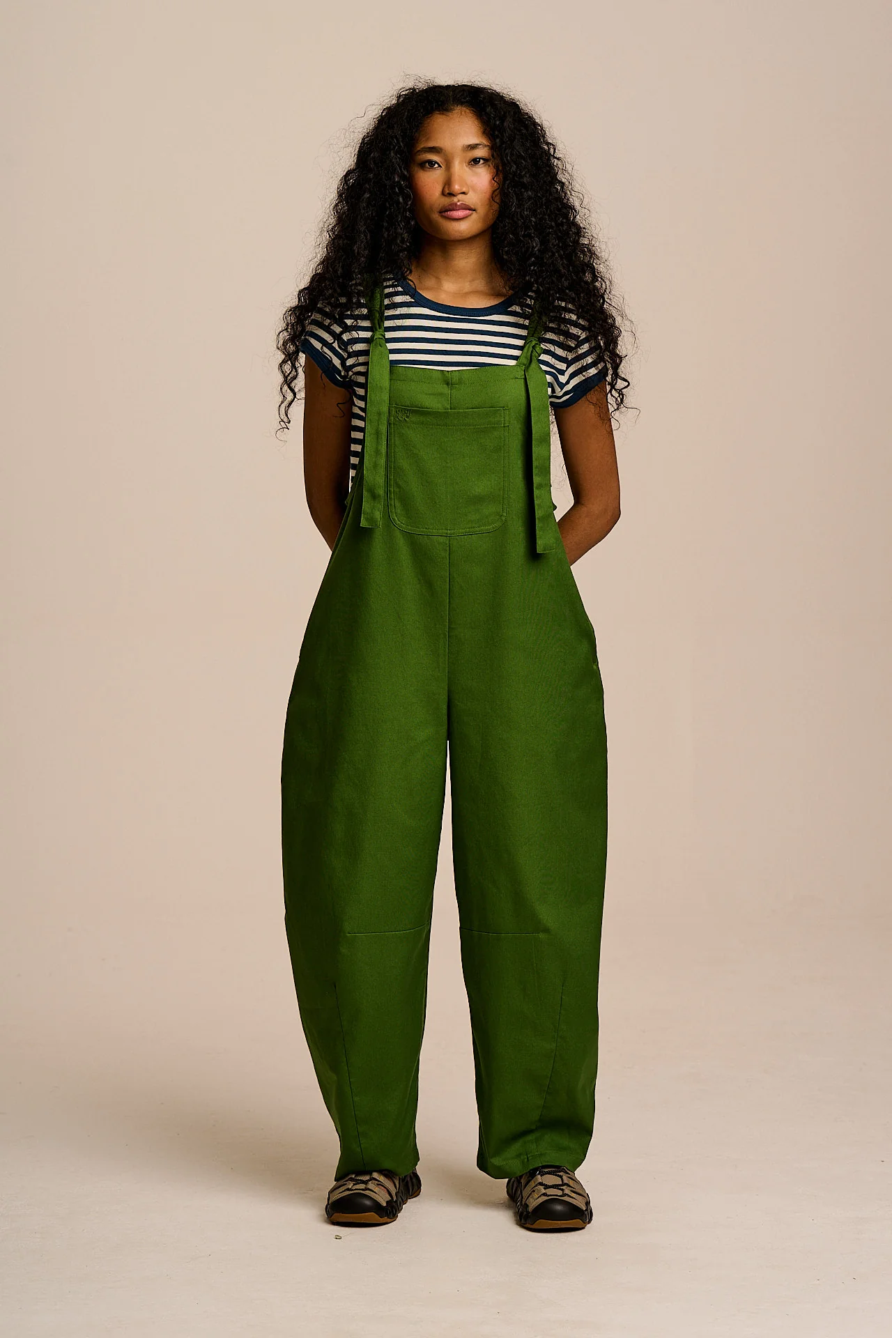 Chula - Cotton Barrel Leg Dungarees in Palm Green - Image 2