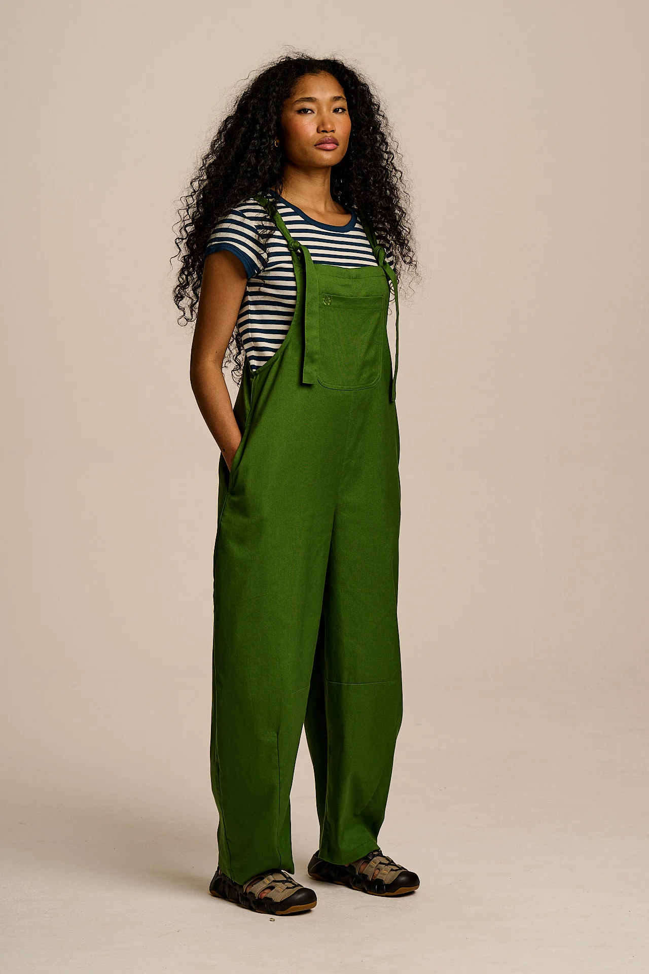 Chula - Cotton Barrel Leg Dungarees in Palm Green - Image 5