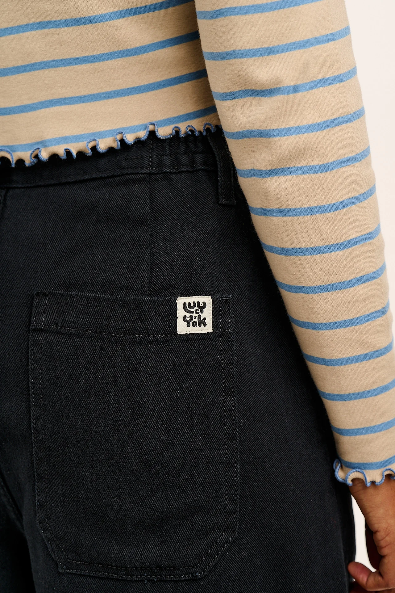 Cole - Wide Leg Denim Jeans in Black - Image 7