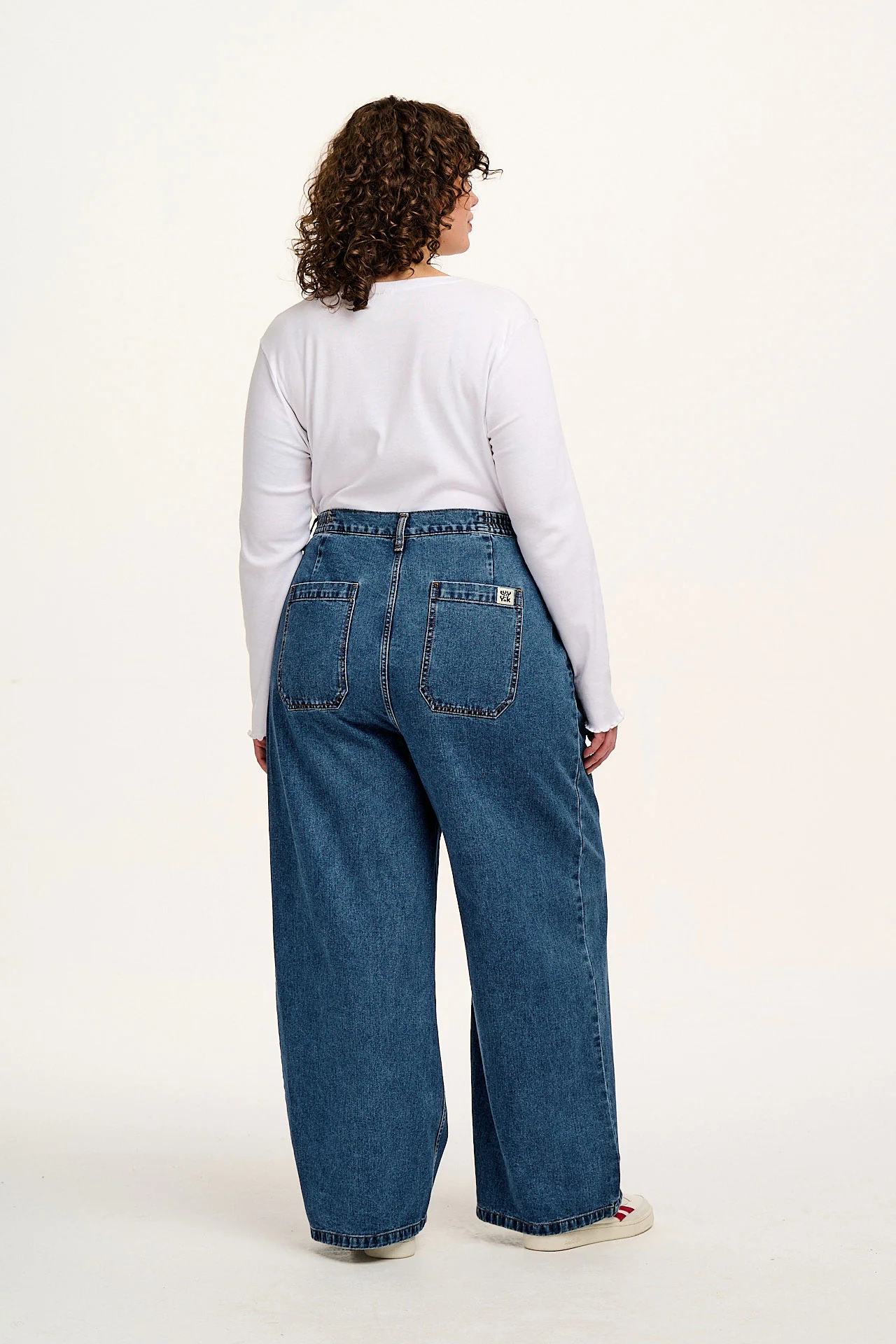 Cole - Wide Leg Denim Jeans in Mid Wash Blue - Image 11