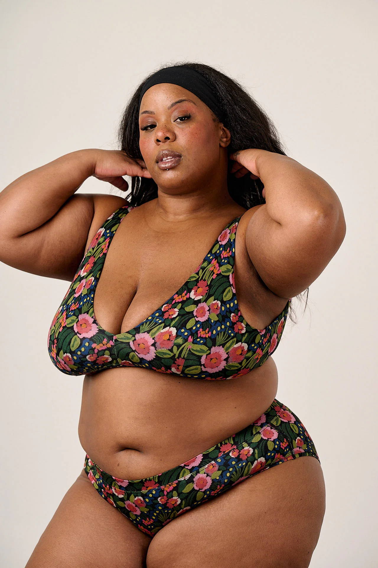 Collette - Viscose Briefs in Black Marie Print - Image 3