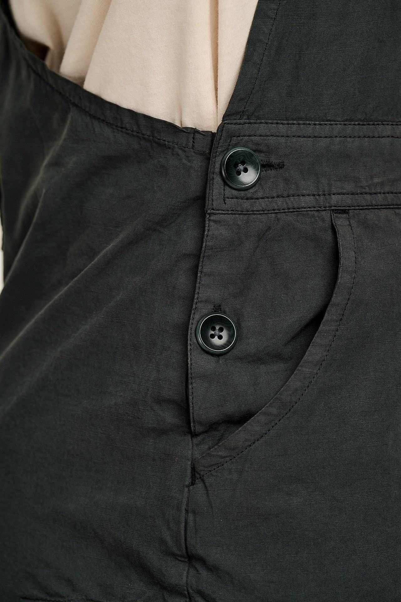 Colorado - Cotton Cargo Dungaree Shorts in Midnight Black - Image 3
