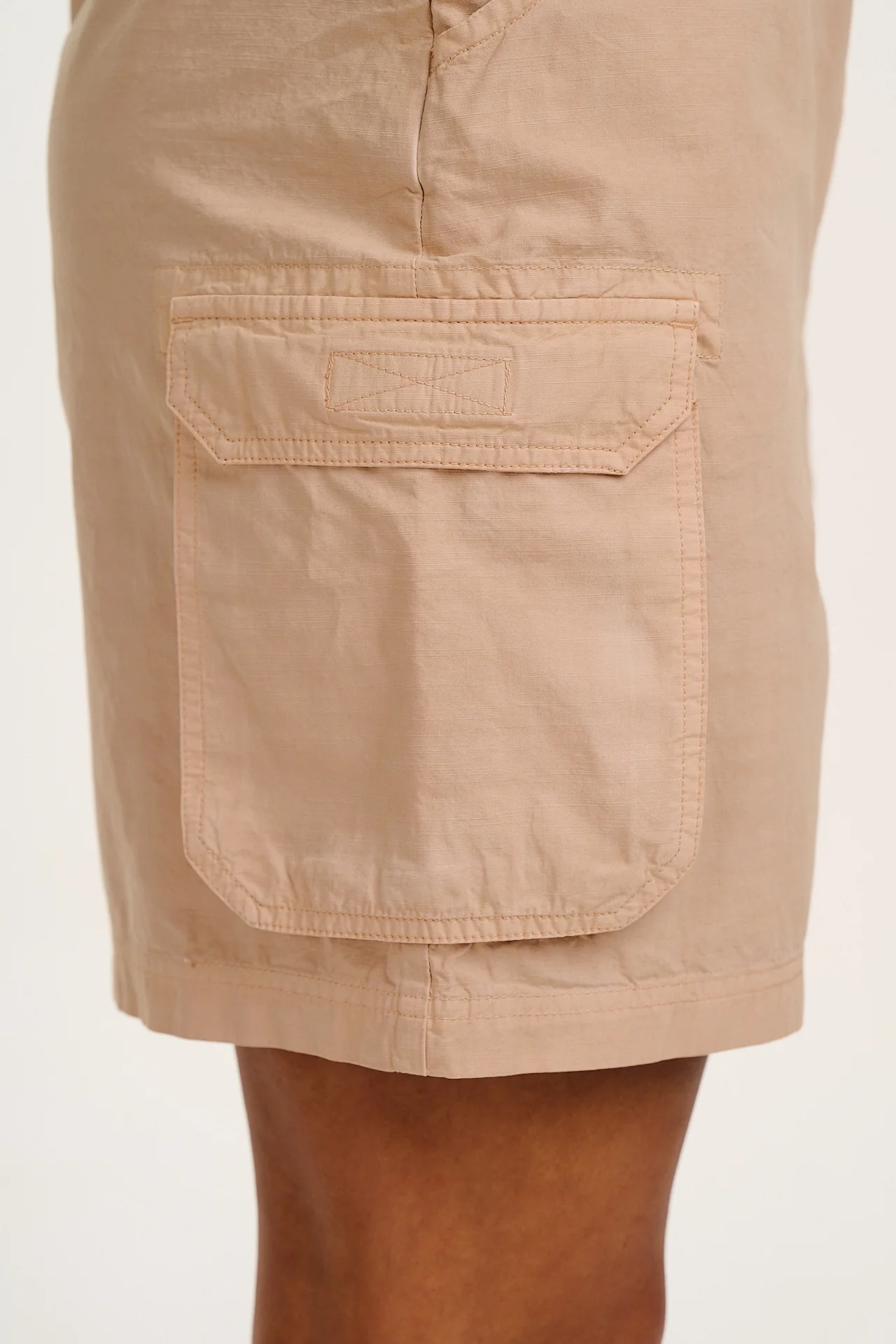 Colorado - Cotton Cargo Dungaree Shorts in Beige - Image 4