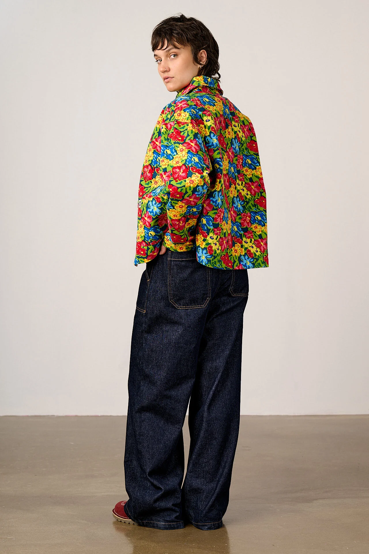 Connie - Cotton Jacket in 80s Scribbled Floral - Image 6