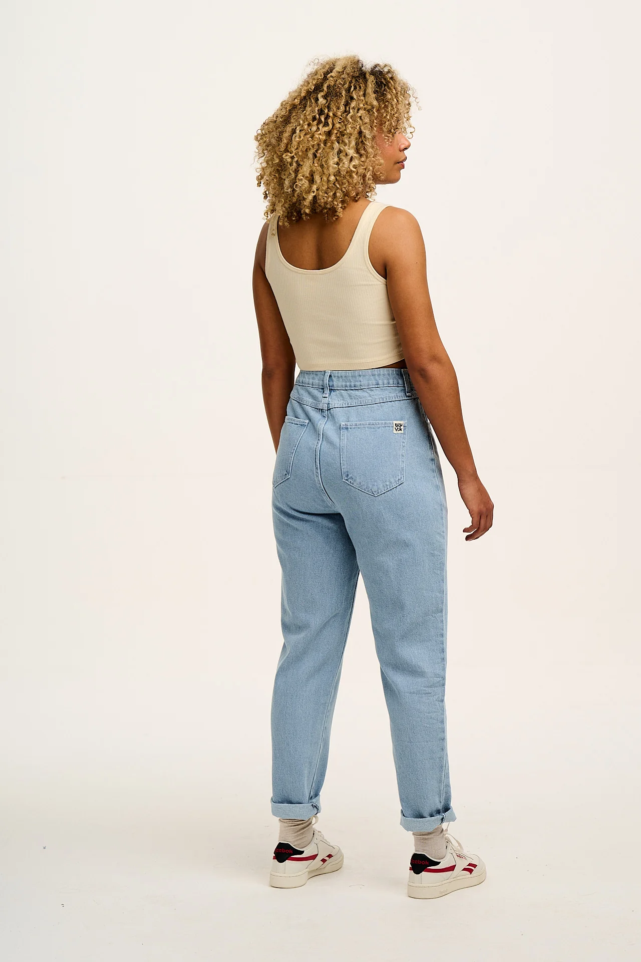Dana - Mom Denim Jeans in Light Wash Blue - Image 6