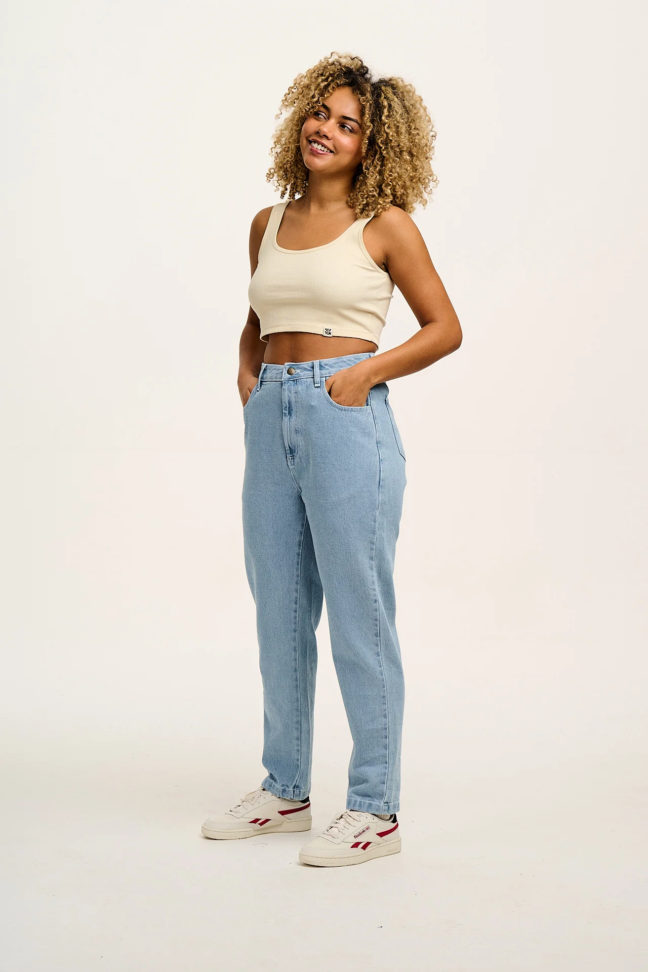 Dana - Mom Denim Jeans in Light Wash Blue - Image 8