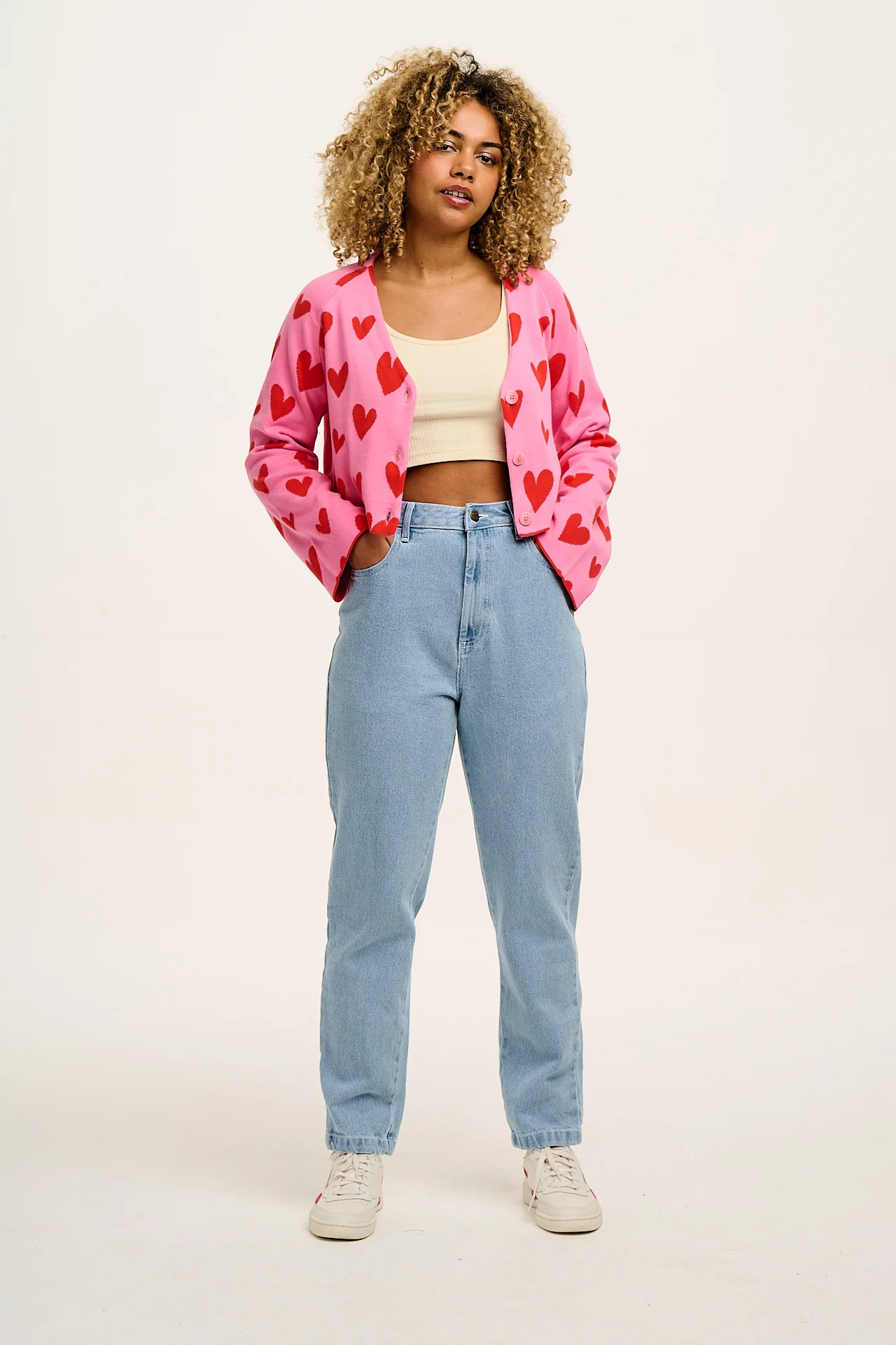 Dana - Mom Denim Jeans in Light Wash Blue - Image 9