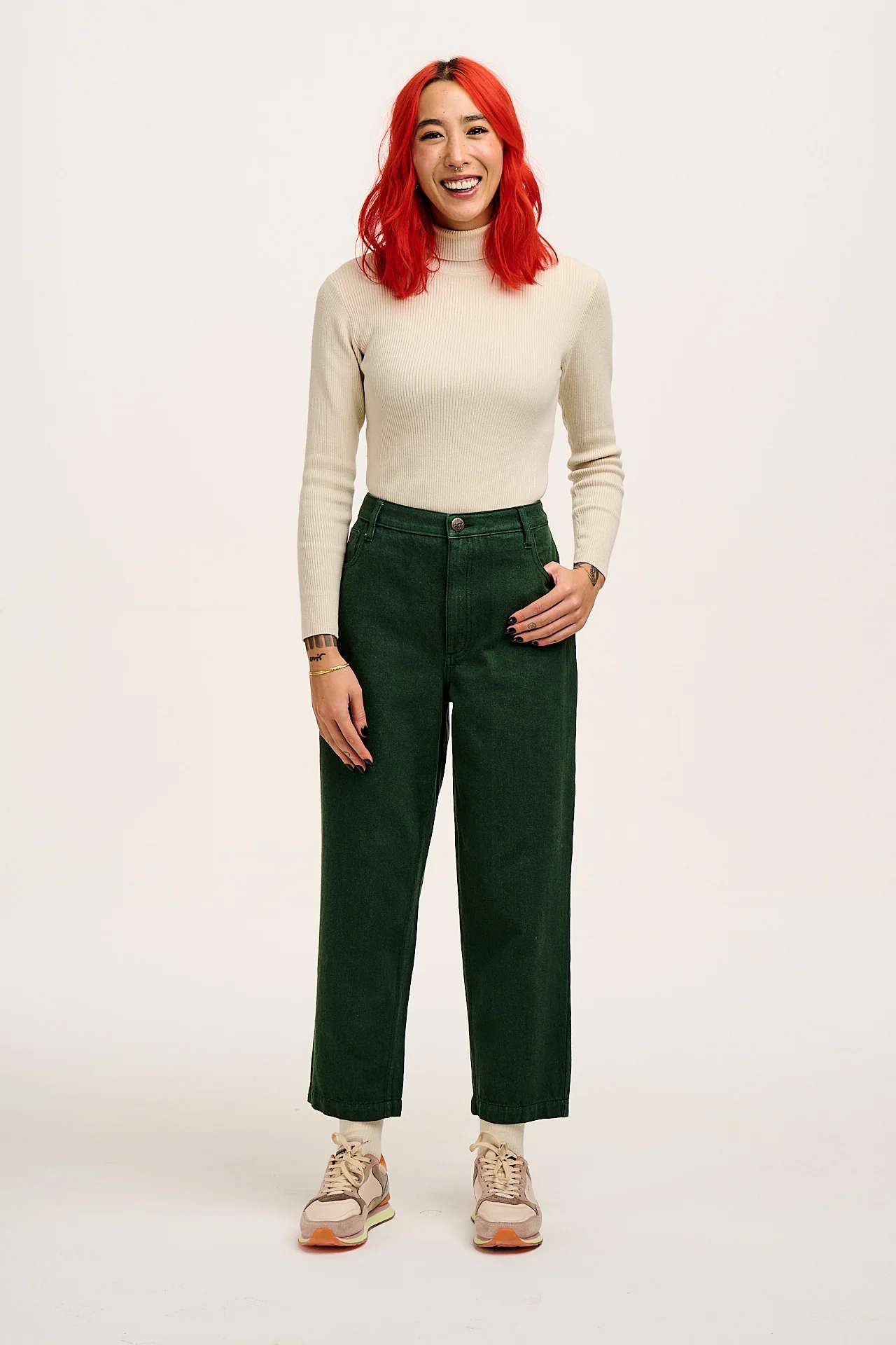 Drew - Cropped Straight Leg Denim Jeans in Posy