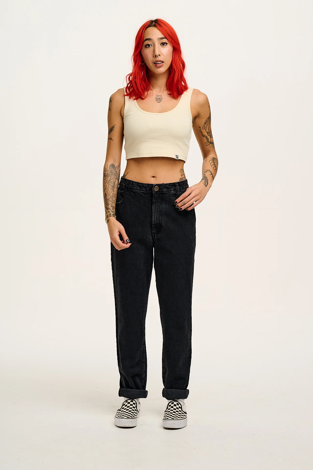 Dana - Mom Denim Jeans in Washed Black - Image 5
