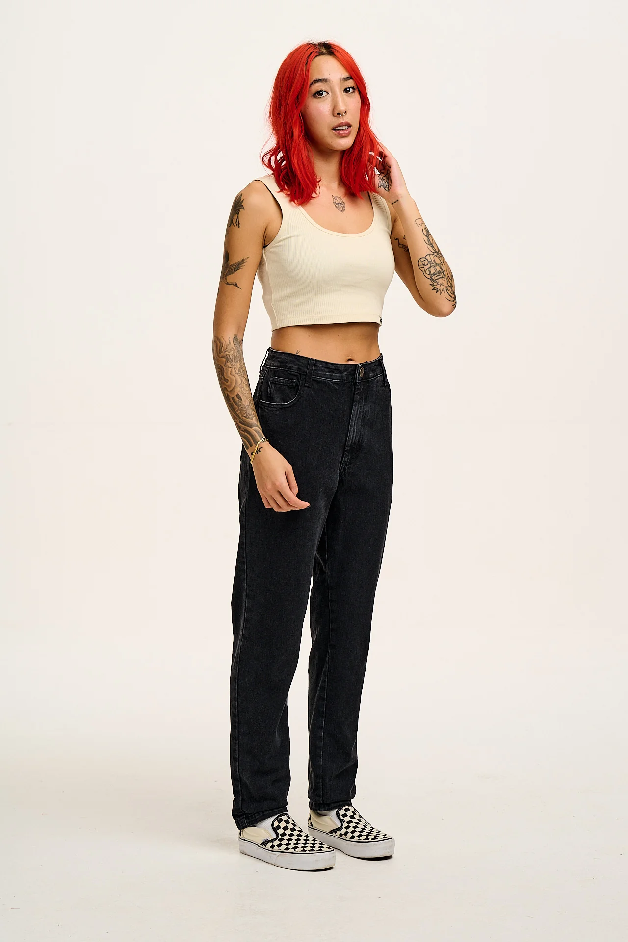 Dana - Mom Denim Jeans in Washed Black - Image 7