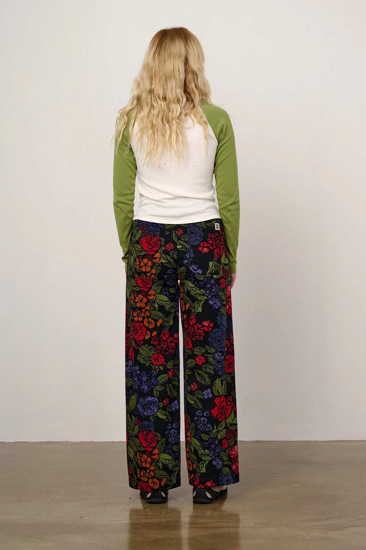 Delores - Wide Leg Cotton Jeans in Maria Print - Image 7