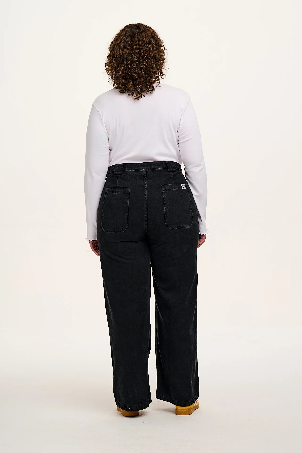 Delores - Wide Leg Denim Jeans in Washed Black - Image 10
