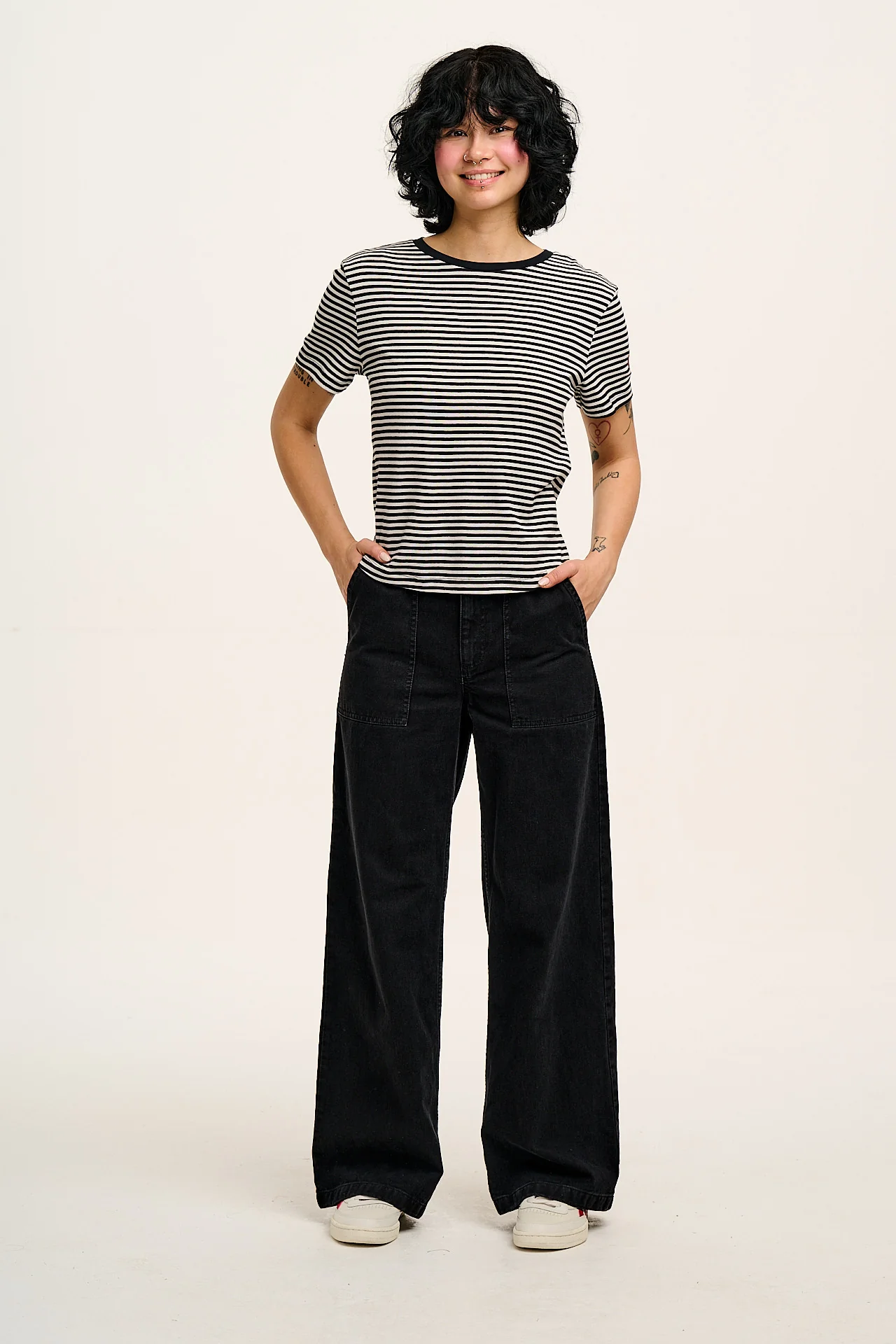 Delores - Wide Leg Denim Jeans in Washed Black - Image 11