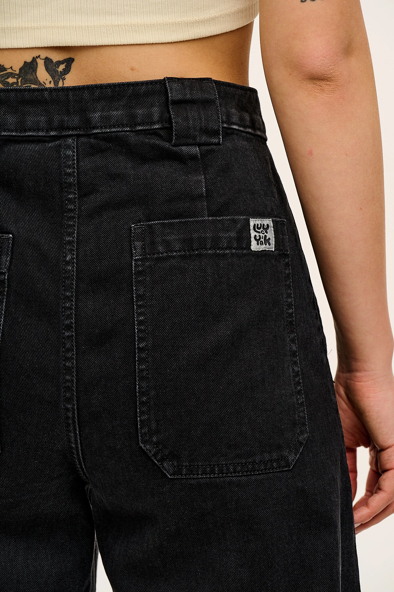 Delores - Wide Leg Denim Jeans in Washed Black - Image 7
