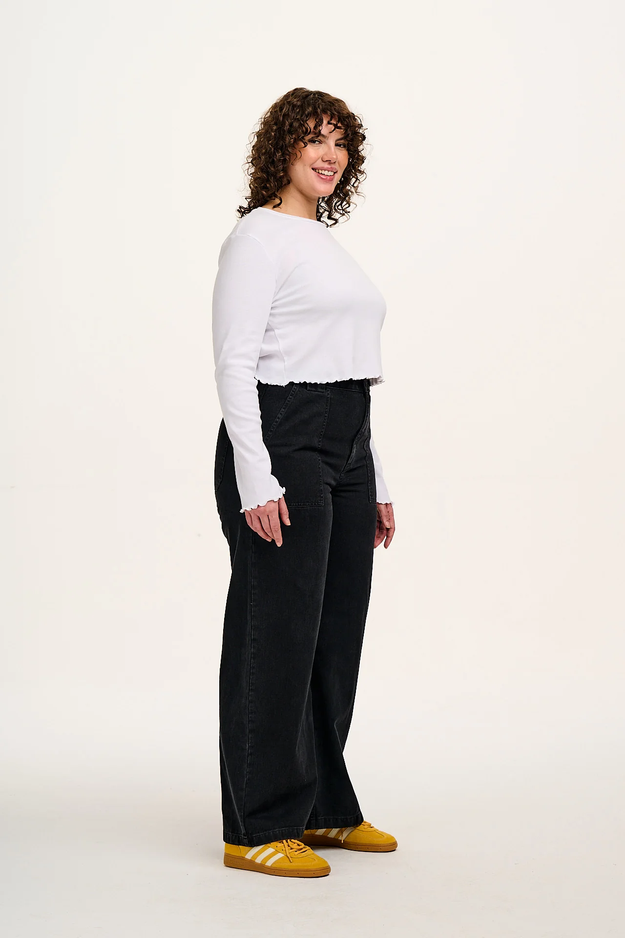 Delores - Wide Leg Denim Jeans in Washed Black - Image 9